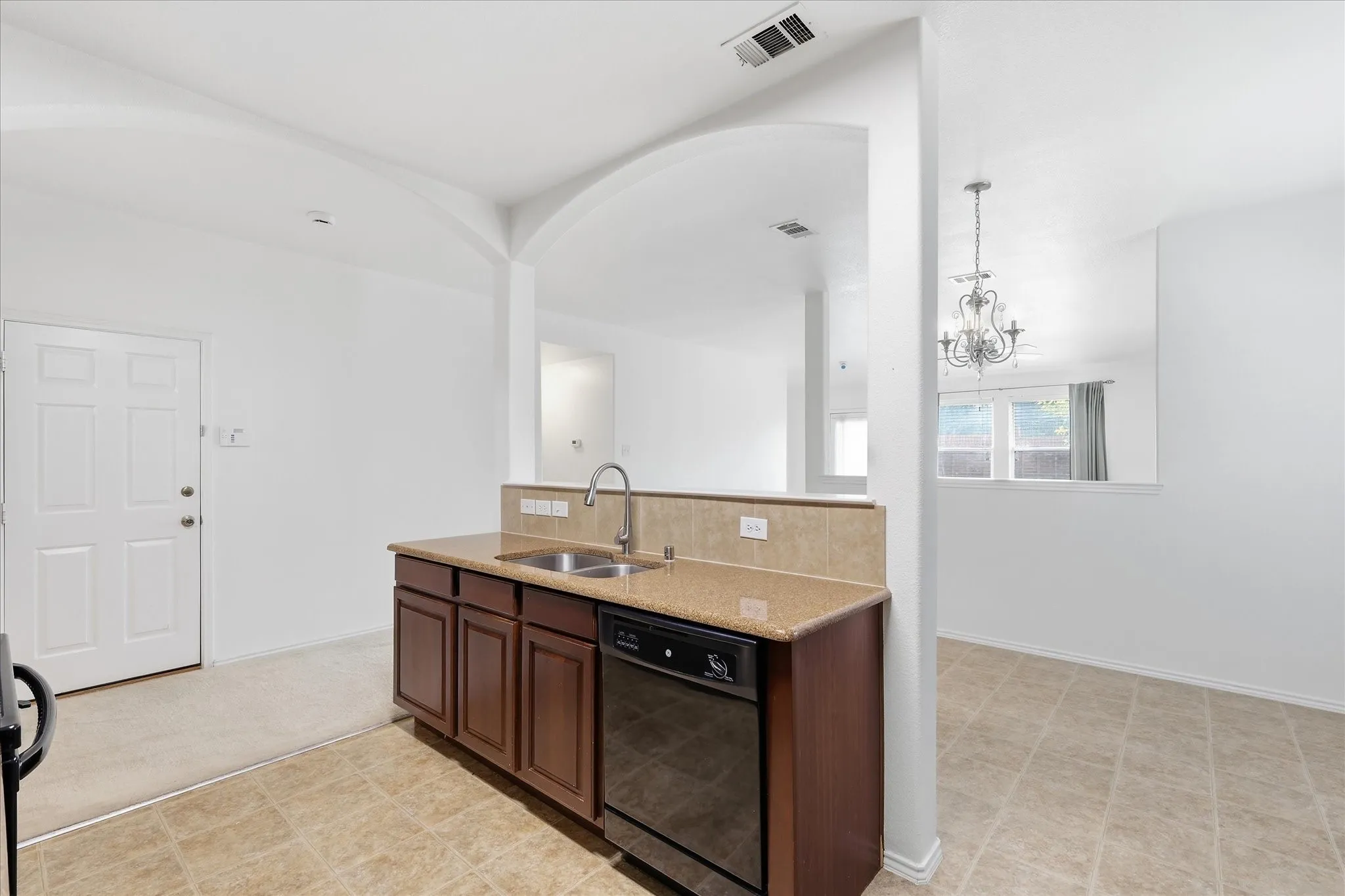 Single Family Residence For Rent in Denton County , 4709 Redbud Drive, Denton, Texas 76208, 4 Bedroom, 2 Bathroom, 2 Garage spaces, 1,738 Sqft, built in 2008, mls#21393856, Real Estate Agent in Denton, Homes For Rent in Denton county, Homes For Rent in Denton, Realtor in Denton Texas, Real Estate Brokerage Independent Realty Texas, Luminita Cordes Realtor