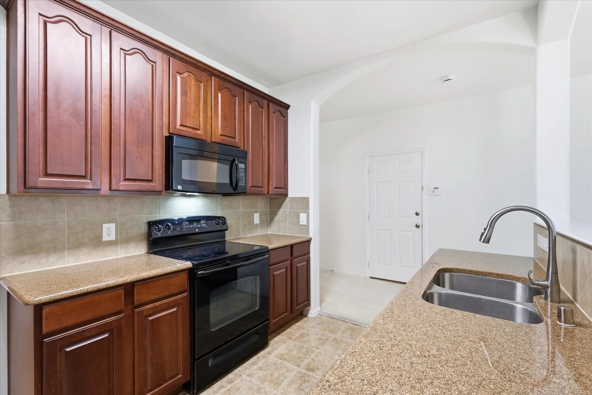 Single Family Residence For Rent in Denton County , 4709 Redbud Drive, Denton, Texas 76208, 4 Bedroom, 2 Bathroom, 2 Garage spaces, 1,738 Sqft, built in 2008, mls#21393856, Real Estate Agent in Denton, Homes For Rent in Denton county, Homes For Rent in Denton, Realtor in Denton Texas, Real Estate Brokerage Independent Realty Texas, Luminita Cordes Realtor