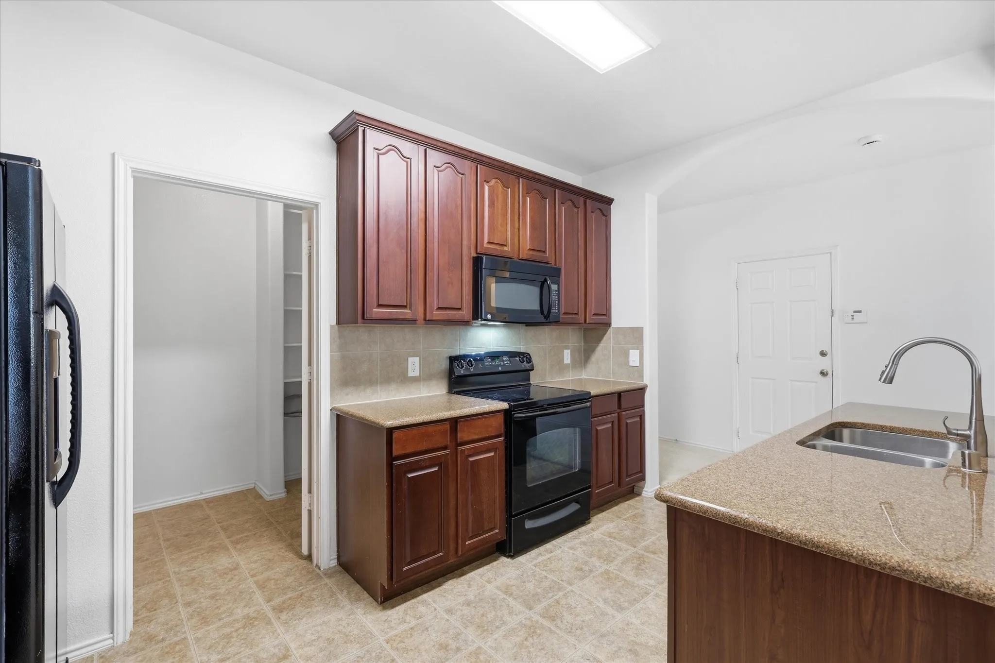 Single Family Residence For Rent in Denton County , 4709 Redbud Drive, Denton, Texas 76208, 4 Bedroom, 2 Bathroom, 2 Garage spaces, 1,738 Sqft, built in 2008, mls#21393856, Real Estate Agent in Denton, Homes For Rent in Denton county, Homes For Rent in Denton, Realtor in Denton Texas, Real Estate Brokerage Independent Realty Texas, Luminita Cordes Realtor