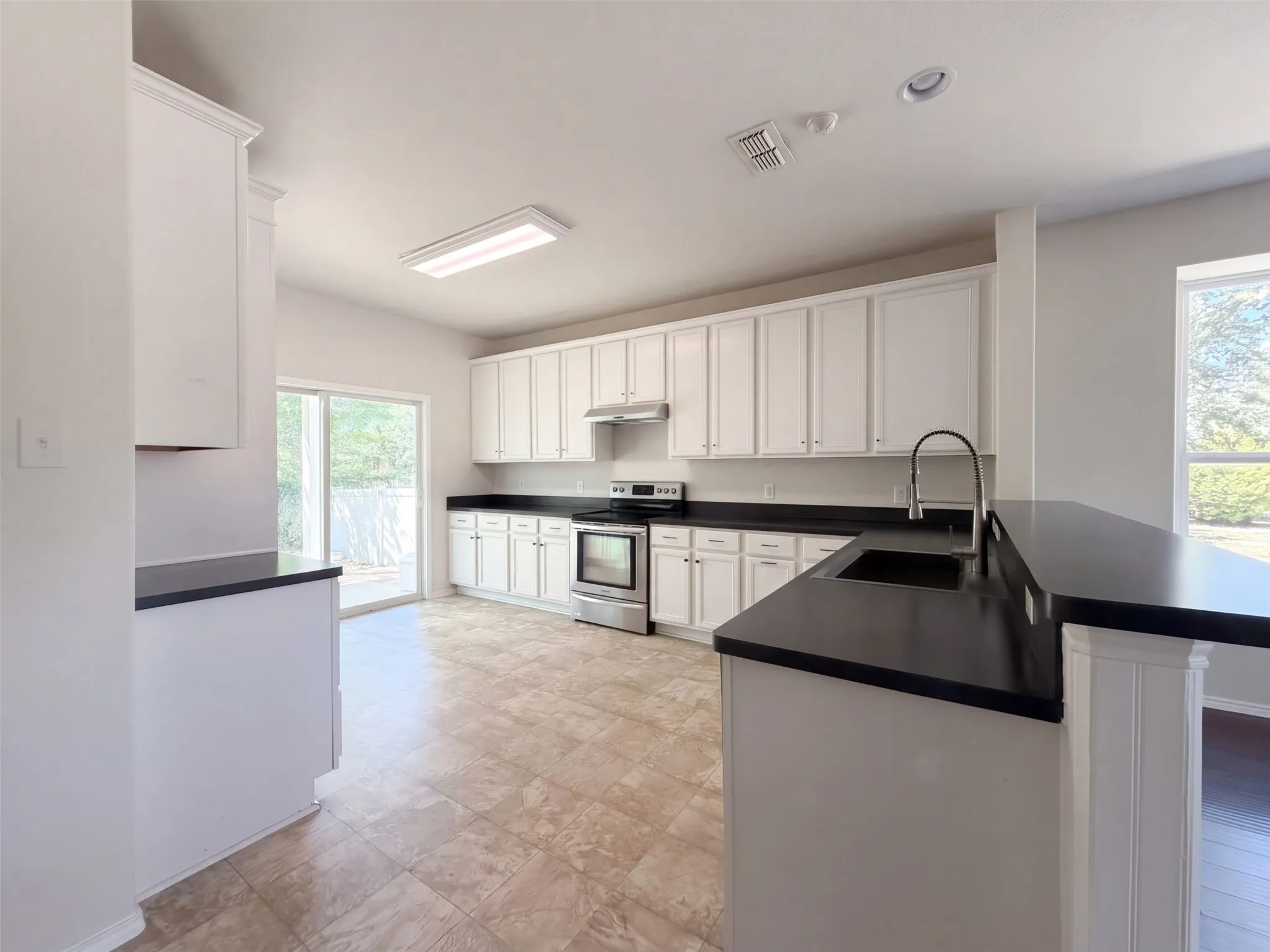 Single Family Residence For Sale in Denton County , 9000 Blackstone Drive, Providence Village, Texas 76227, 4 Bedroom, 4 Bathroom, 2 Garage spaces, 3,453 Sqft, built in 2014, mls#21399244, Real Estate Agent in Providence Village, Homes For Sale in Denton county, Homes For Sale in Providence Village, Realtor in Providence Village Texas, Real Estate Brokerage Independent Realty Texas, Luminita Cordes Realtor