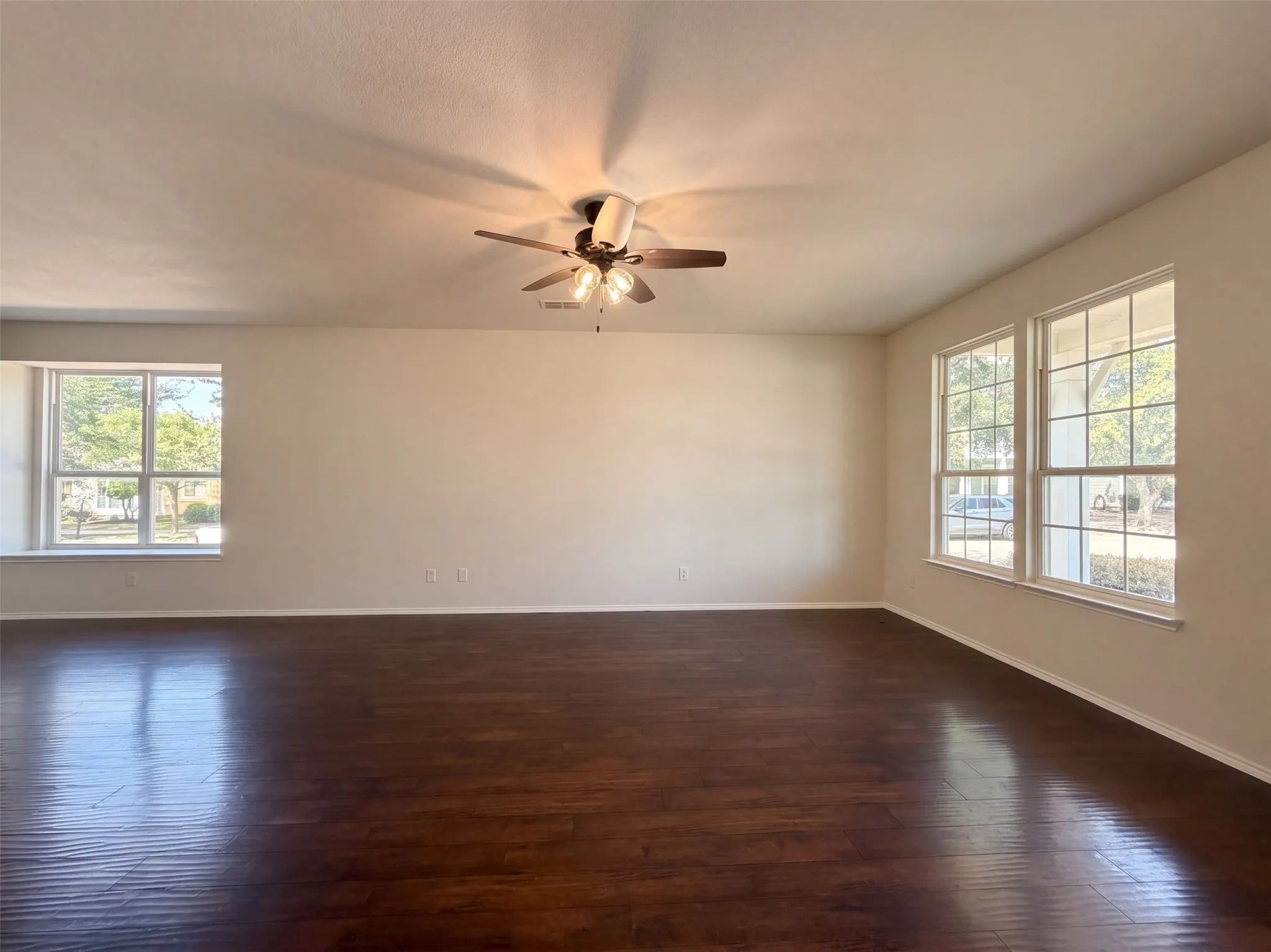 Single Family Residence For Sale in Denton County , 9000 Blackstone Drive, Providence Village, Texas 76227, 4 Bedroom, 4 Bathroom, 2 Garage spaces, 3,453 Sqft, built in 2014, mls#21399244, Real Estate Agent in Providence Village, Homes For Sale in Denton county, Homes For Sale in Providence Village, Realtor in Providence Village Texas, Real Estate Brokerage Independent Realty Texas, Luminita Cordes Realtor