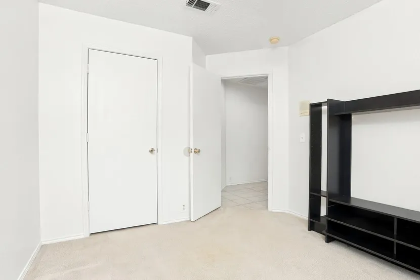 Single Family Residence For Rent in Dallas County , 815 Breanna Way, Glenn Heights, Texas 75154, 4 Bedroom, 2 Bathroom, 2 Garage spaces, 2,144 Sqft, built in 2001, mls#21399208, Real Estate Agent in Glenn Heights, Homes For Rent in Dallas county, Homes For Rent in Glenn Heights, Realtor in Glenn Heights Texas, Real Estate Brokerage Independent Realty Texas, Luminita Cordes Realtor