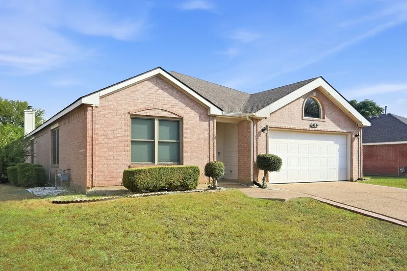 Single Family Residence For Rent in Dallas County , 815 Breanna Way, Glenn Heights, Texas 75154, 4 Bedroom, 2 Bathroom, 2 Garage spaces, 2,144 Sqft, built in 2001, mls#21399208, Real Estate Agent in Glenn Heights, Homes For Rent in Dallas county, Homes For Rent in Glenn Heights, Realtor in Glenn Heights Texas, Real Estate Brokerage Independent Realty Texas, Luminita Cordes Realtor