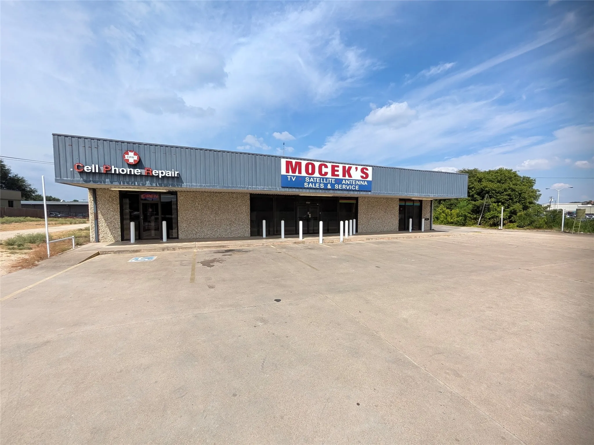 Retail For Sale in Mc Lennan County , 4601 W Waco Drive 4605, Waco, Texas 76710, 0, 0, Garage spaces, 0 Sqft, built in 1981, mls#21398959, Real Estate Agent in Waco, Homes For Sale in Mc Lennan county, Homes For Sale in Waco, Realtor in Waco Texas, Real Estate Brokerage Independent Realty Texas, Luminita Cordes Realtor