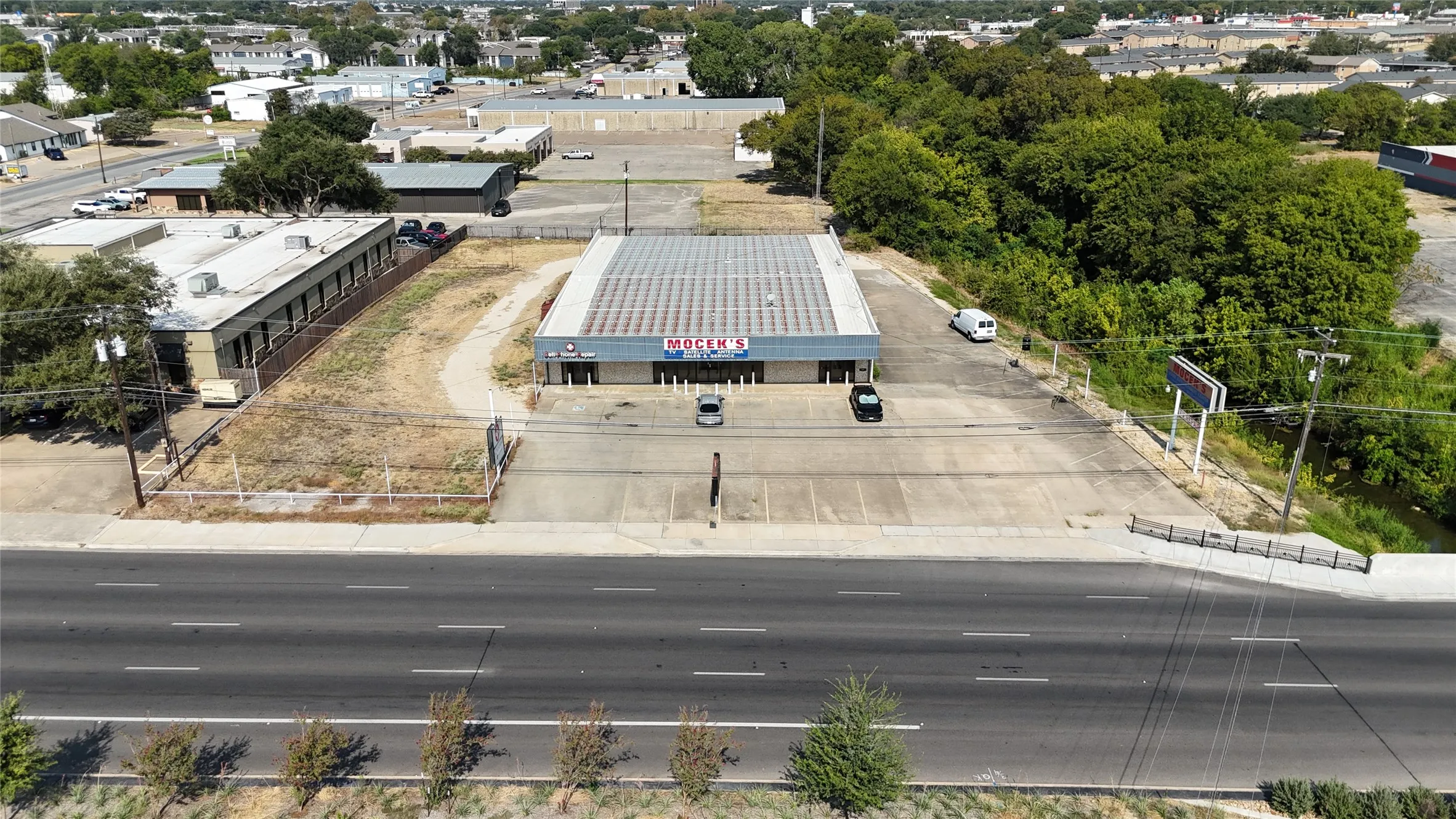 Retail For Sale in Mc Lennan County , 4601 W Waco Drive 4605, Waco, Texas 76710, 0, 0, Garage spaces, 0 Sqft, built in 1981, mls#21398959, Real Estate Agent in Waco, Homes For Sale in Mc Lennan county, Homes For Sale in Waco, Realtor in Waco Texas, Real Estate Brokerage Independent Realty Texas, Luminita Cordes Realtor