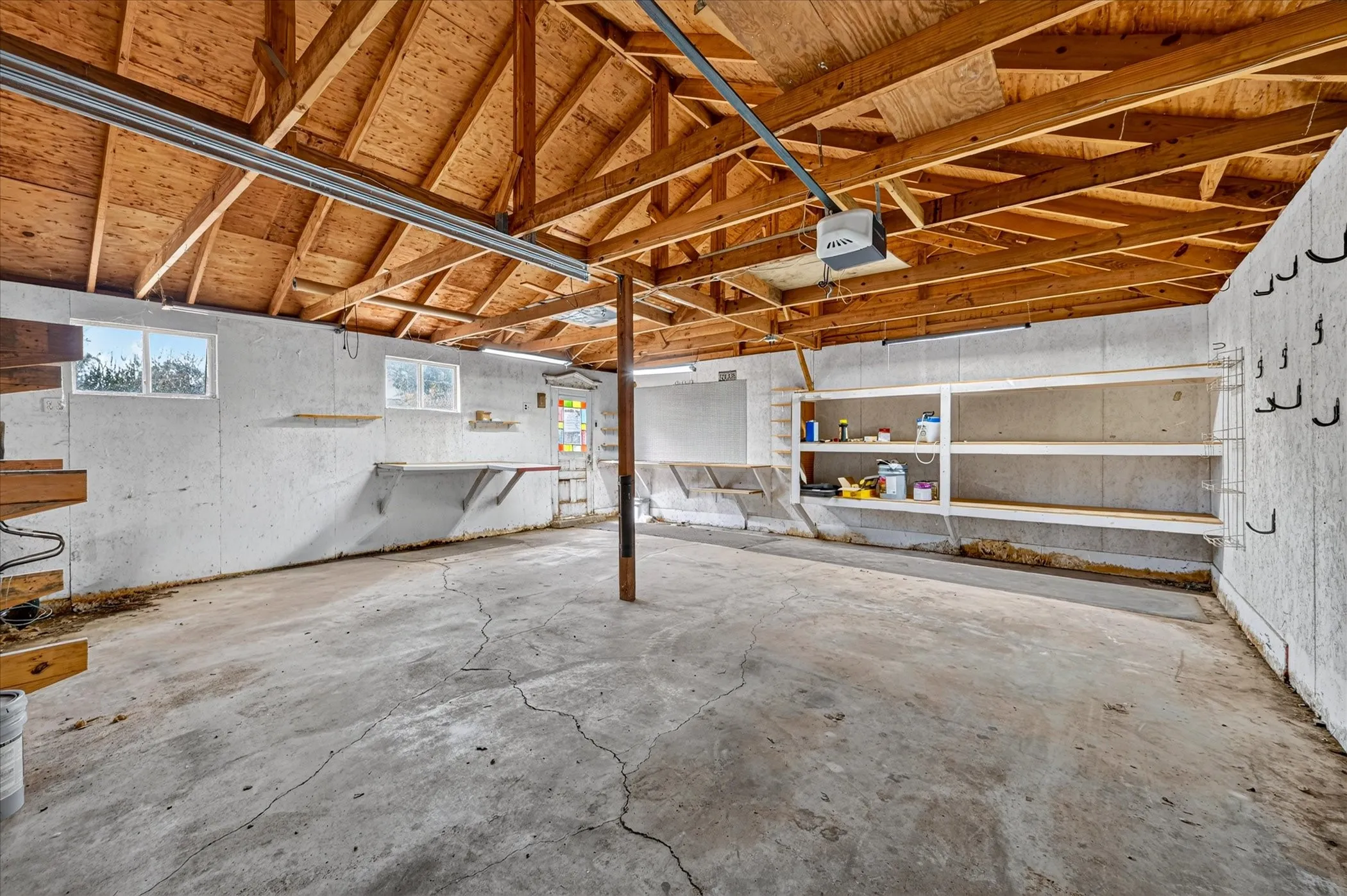 Single Family Residence For Sale in Hill County , 304 E Main Street, Itasca, Texas 76055, 3 Bedroom, 2 Bathroom, 2 Garage spaces, 1,861 Sqft, built in 0, mls#21394975, Real Estate Agent in Itasca, Homes For Sale in Hill county, Homes For Sale in Itasca, Realtor in Itasca Texas, Real Estate Brokerage Independent Realty Texas, Luminita Cordes Realtor