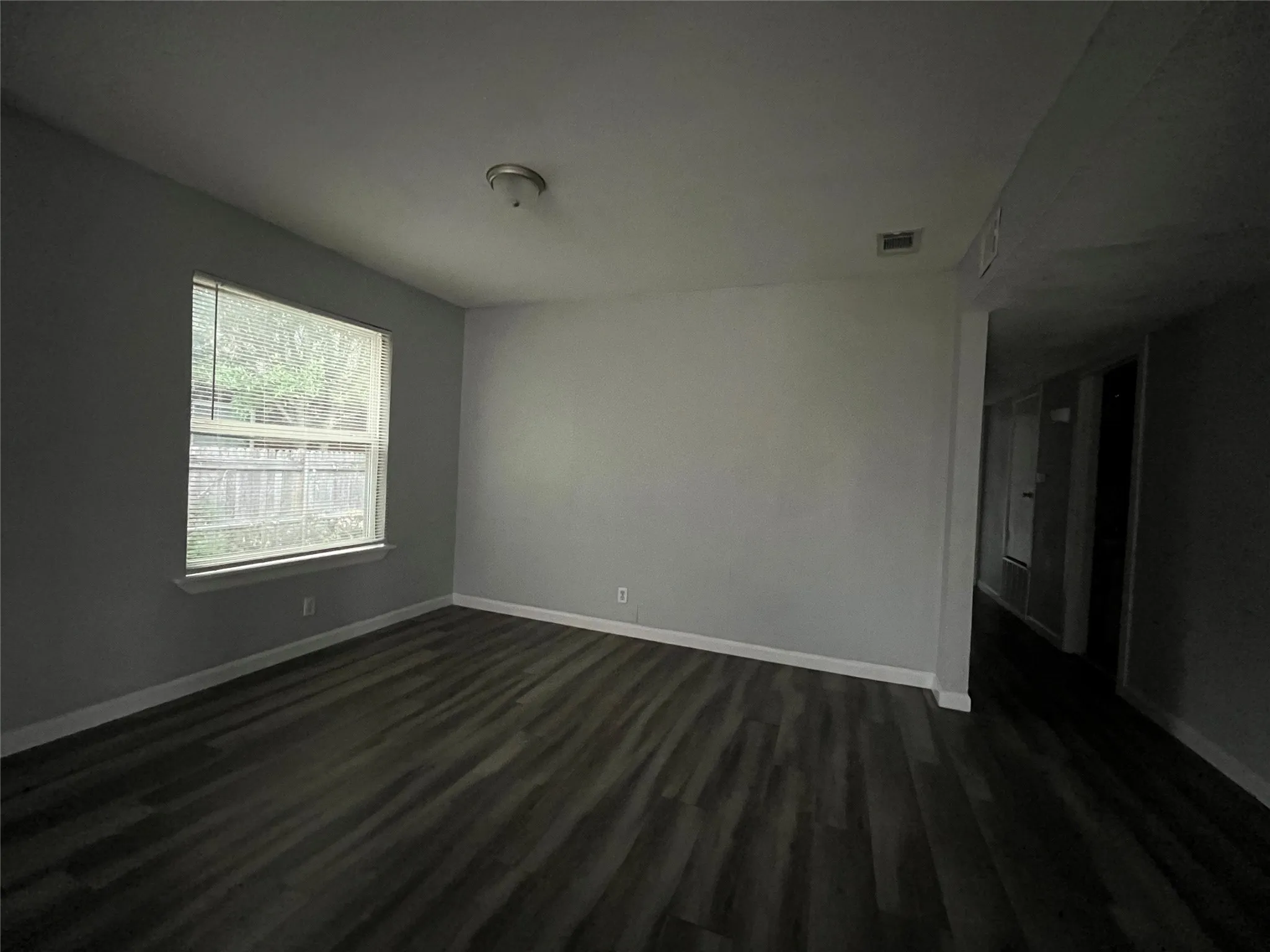 Single Family Residence For Rent in Dallas County , 2020 Nomas Street, Dallas, Texas 75212, 3 Bedroom, 2 Bathroom, Garage spaces, 1,056 Sqft, built in 1945, mls#21399256, Real Estate Agent in Dallas, Homes For Rent in Dallas county, Homes For Rent in Dallas, Realtor in Dallas Texas, Real Estate Brokerage Independent Realty Texas, Luminita Cordes Realtor