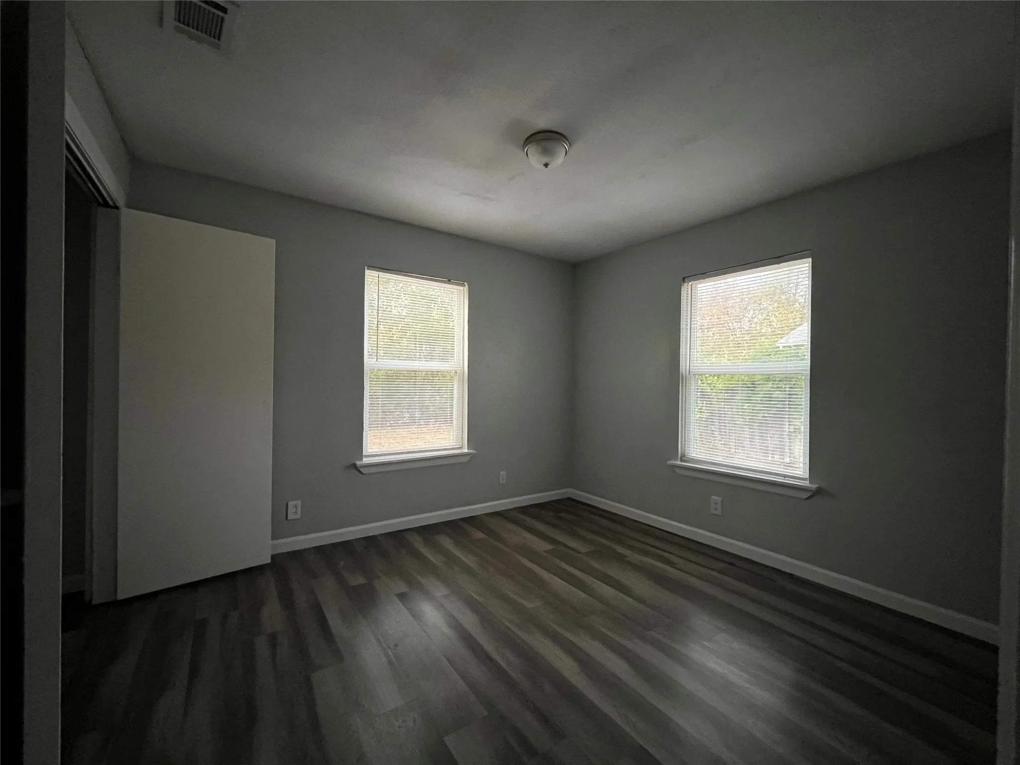 Single Family Residence For Rent in Dallas County , 2020 Nomas Street, Dallas, Texas 75212, 3 Bedroom, 2 Bathroom, Garage spaces, 1,056 Sqft, built in 1945, mls#21399256, Real Estate Agent in Dallas, Homes For Rent in Dallas county, Homes For Rent in Dallas, Realtor in Dallas Texas, Real Estate Brokerage Independent Realty Texas, Luminita Cordes Realtor