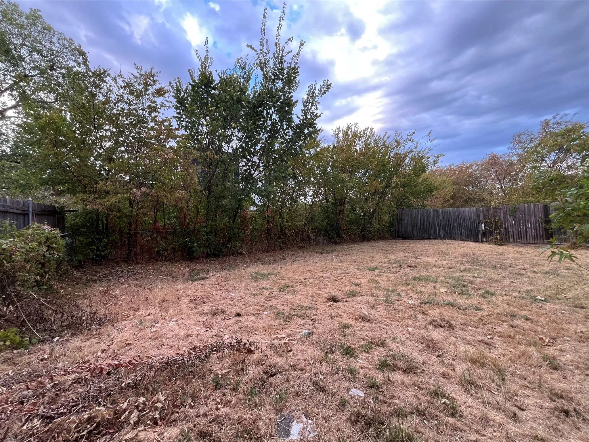 Single Family Residence For Rent in Dallas County , 2020 Nomas Street, Dallas, Texas 75212, 3 Bedroom, 2 Bathroom, Garage spaces, 1,056 Sqft, built in 1945, mls#21399256, Real Estate Agent in Dallas, Homes For Rent in Dallas county, Homes For Rent in Dallas, Realtor in Dallas Texas, Real Estate Brokerage Independent Realty Texas, Luminita Cordes Realtor