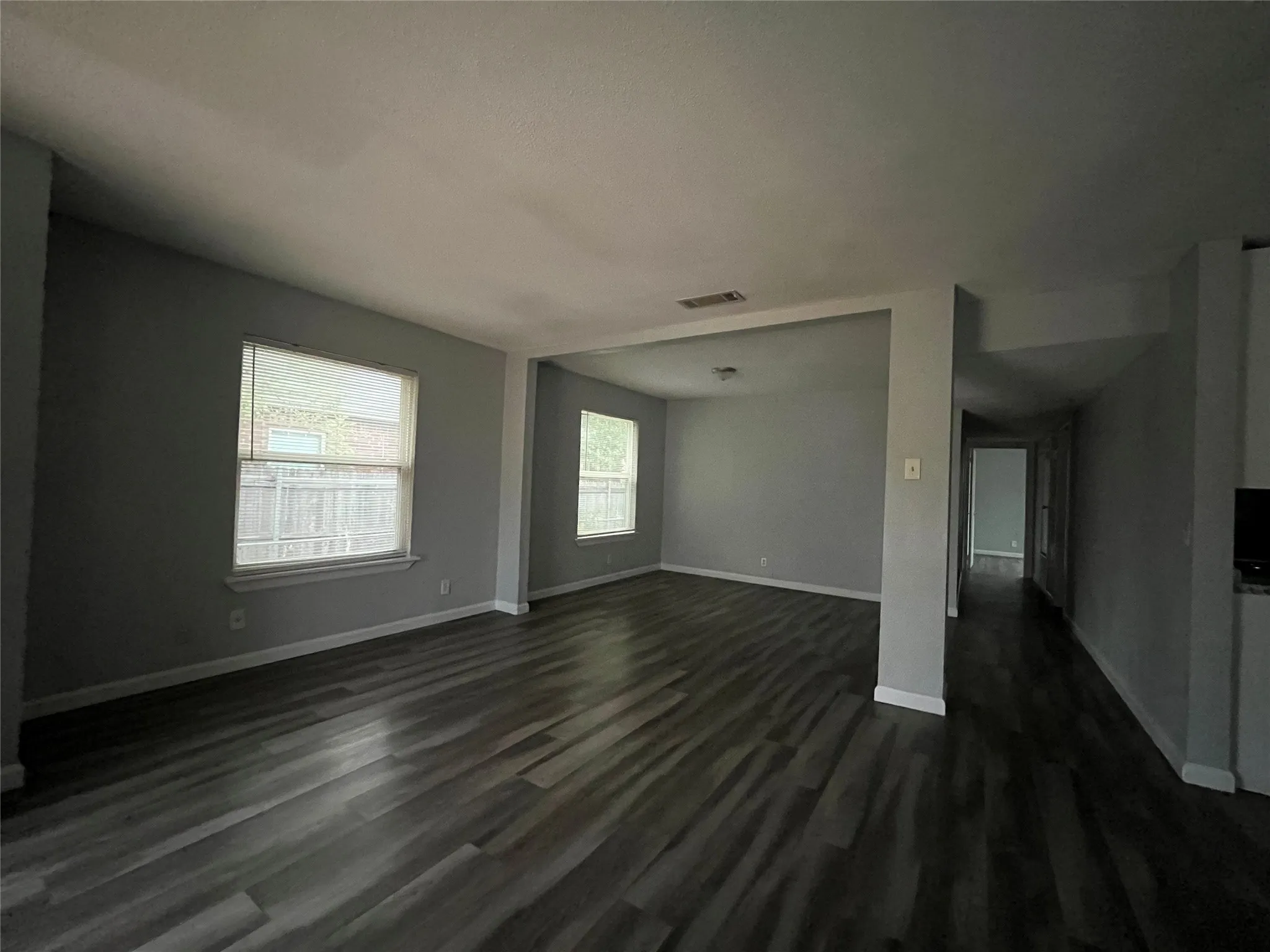 Single Family Residence For Rent in Dallas County , 2020 Nomas Street, Dallas, Texas 75212, 3 Bedroom, 2 Bathroom, Garage spaces, 1,056 Sqft, built in 1945, mls#21399256, Real Estate Agent in Dallas, Homes For Rent in Dallas county, Homes For Rent in Dallas, Realtor in Dallas Texas, Real Estate Brokerage Independent Realty Texas, Luminita Cordes Realtor