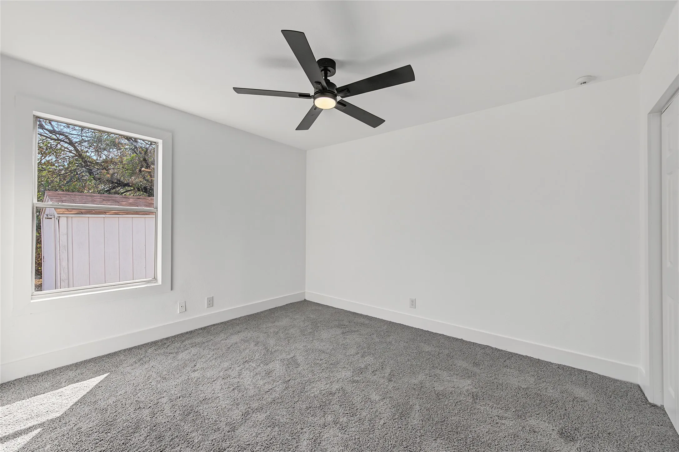 Single Family Residence For Sale in Tarrant County , 940 E Tucker Street, Fort Worth, Texas 76104, 3 Bedroom, 2 Bathroom, Garage spaces, 1,073 Sqft, built in 2001, mls#21399255, Real Estate Agent in Fort Worth, Homes For Sale in Tarrant county, Homes For Sale in Fort Worth, Realtor in Fort Worth Texas, Real Estate Brokerage Independent Realty Texas, Luminita Cordes Realtor