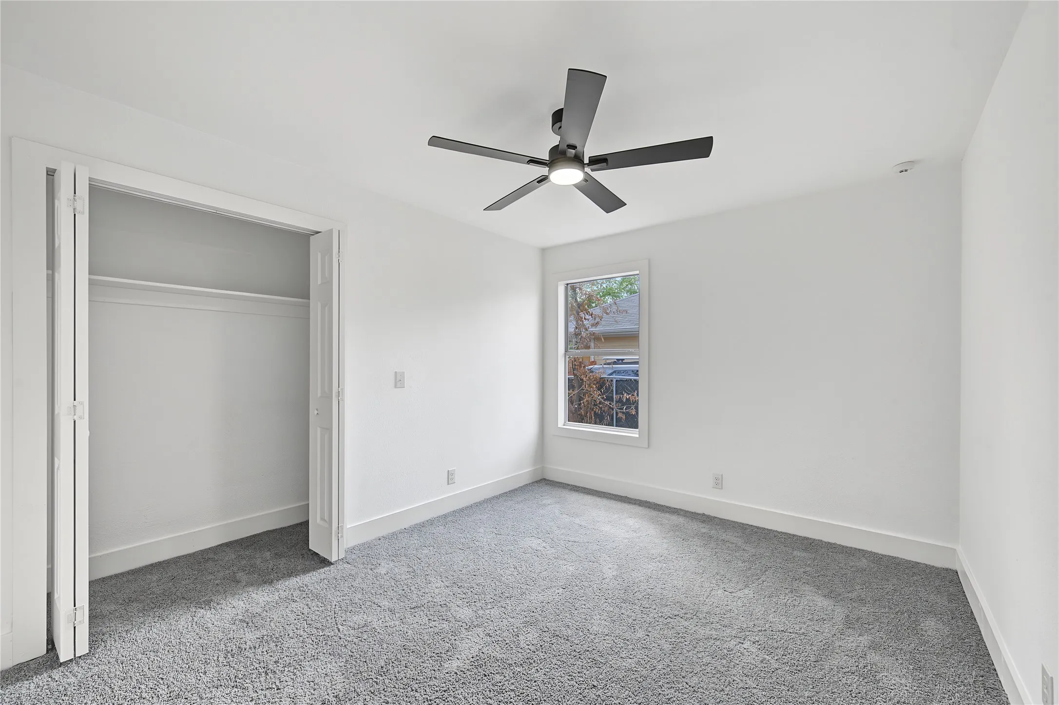 Single Family Residence For Sale in Tarrant County , 940 E Tucker Street, Fort Worth, Texas 76104, 3 Bedroom, 2 Bathroom, Garage spaces, 1,073 Sqft, built in 2001, mls#21399255, Real Estate Agent in Fort Worth, Homes For Sale in Tarrant county, Homes For Sale in Fort Worth, Realtor in Fort Worth Texas, Real Estate Brokerage Independent Realty Texas, Luminita Cordes Realtor