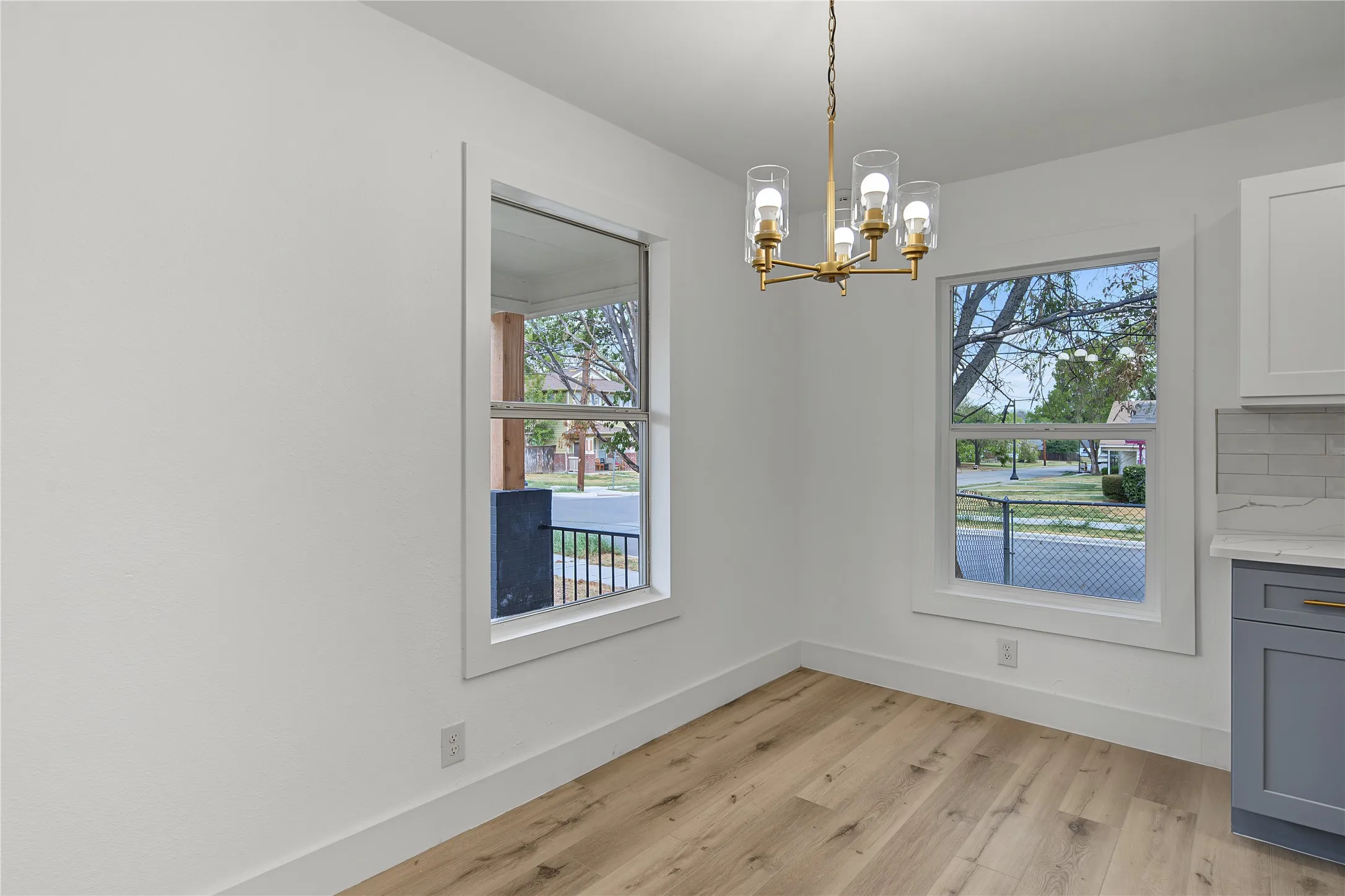 Single Family Residence For Sale in Tarrant County , 940 E Tucker Street, Fort Worth, Texas 76104, 3 Bedroom, 2 Bathroom, Garage spaces, 1,073 Sqft, built in 2001, mls#21399255, Real Estate Agent in Fort Worth, Homes For Sale in Tarrant county, Homes For Sale in Fort Worth, Realtor in Fort Worth Texas, Real Estate Brokerage Independent Realty Texas, Luminita Cordes Realtor