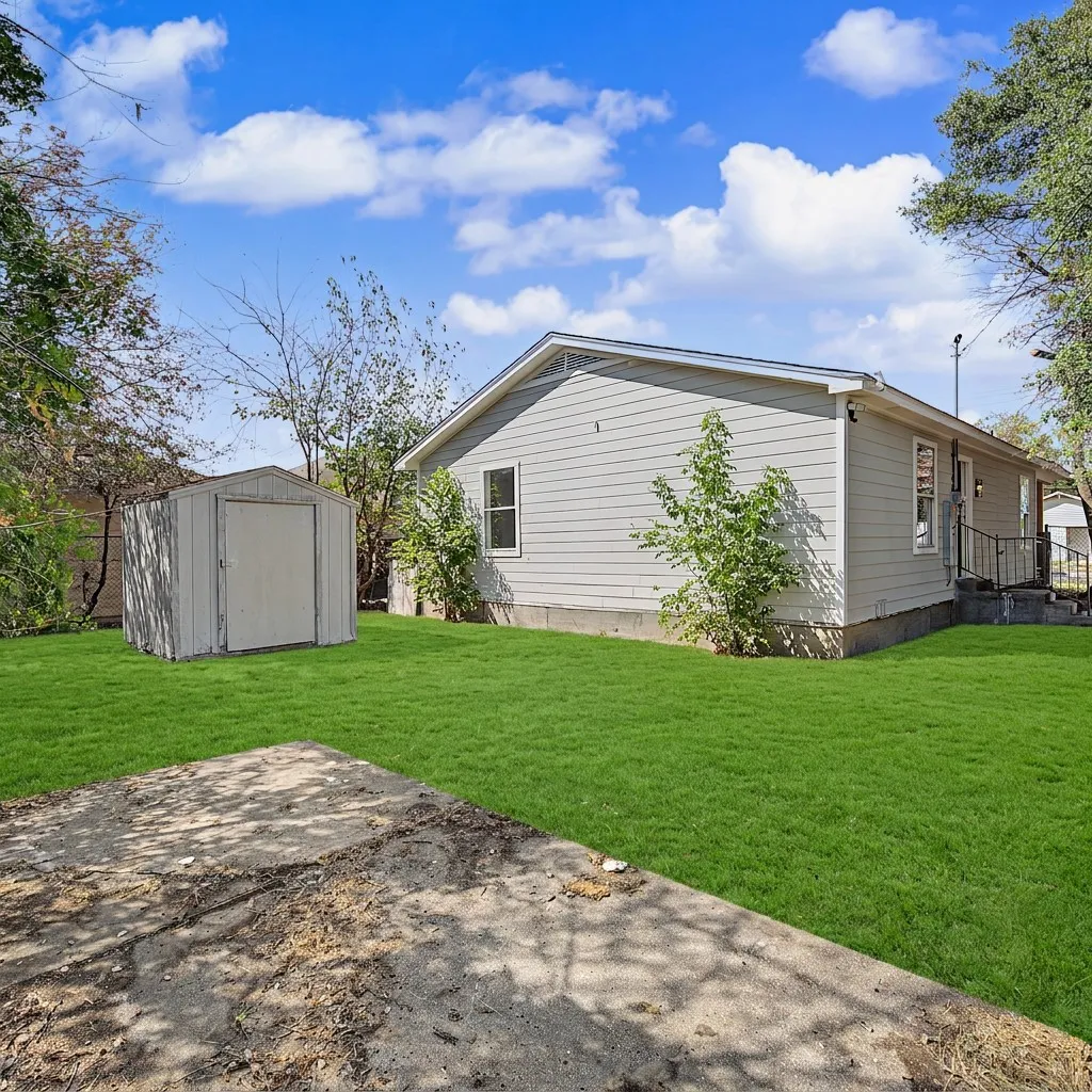 Single Family Residence For Sale in Tarrant County , 940 E Tucker Street, Fort Worth, Texas 76104, 3 Bedroom, 2 Bathroom, Garage spaces, 1,073 Sqft, built in 2001, mls#21399255, Real Estate Agent in Fort Worth, Homes For Sale in Tarrant county, Homes For Sale in Fort Worth, Realtor in Fort Worth Texas, Real Estate Brokerage Independent Realty Texas, Luminita Cordes Realtor