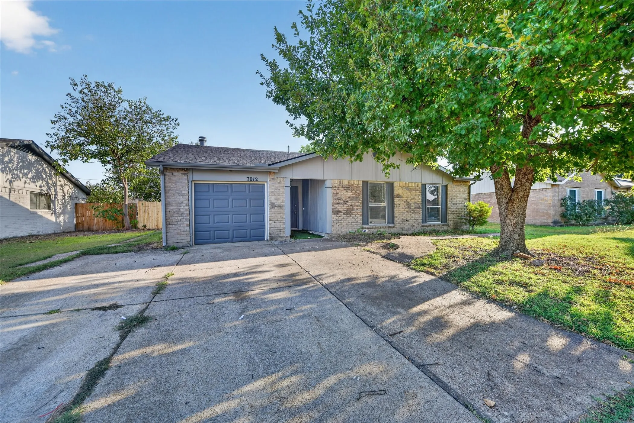 Single Family Residence For Rent in Tarrant County , 7012 Lincolnshire Lane, North Richland Hills, Texas 76182, 3 Bedroom, 2 Bathroom, 1 Garage spaces, 1,268 Sqft, built in 1978, mls#21399272, Real Estate Agent in North Richland Hills, Homes For Rent in Tarrant county, Homes For Rent in North Richland Hills, Realtor in North Richland Hills Texas, Real Estate Brokerage Independent Realty Texas, Luminita Cordes Realtor