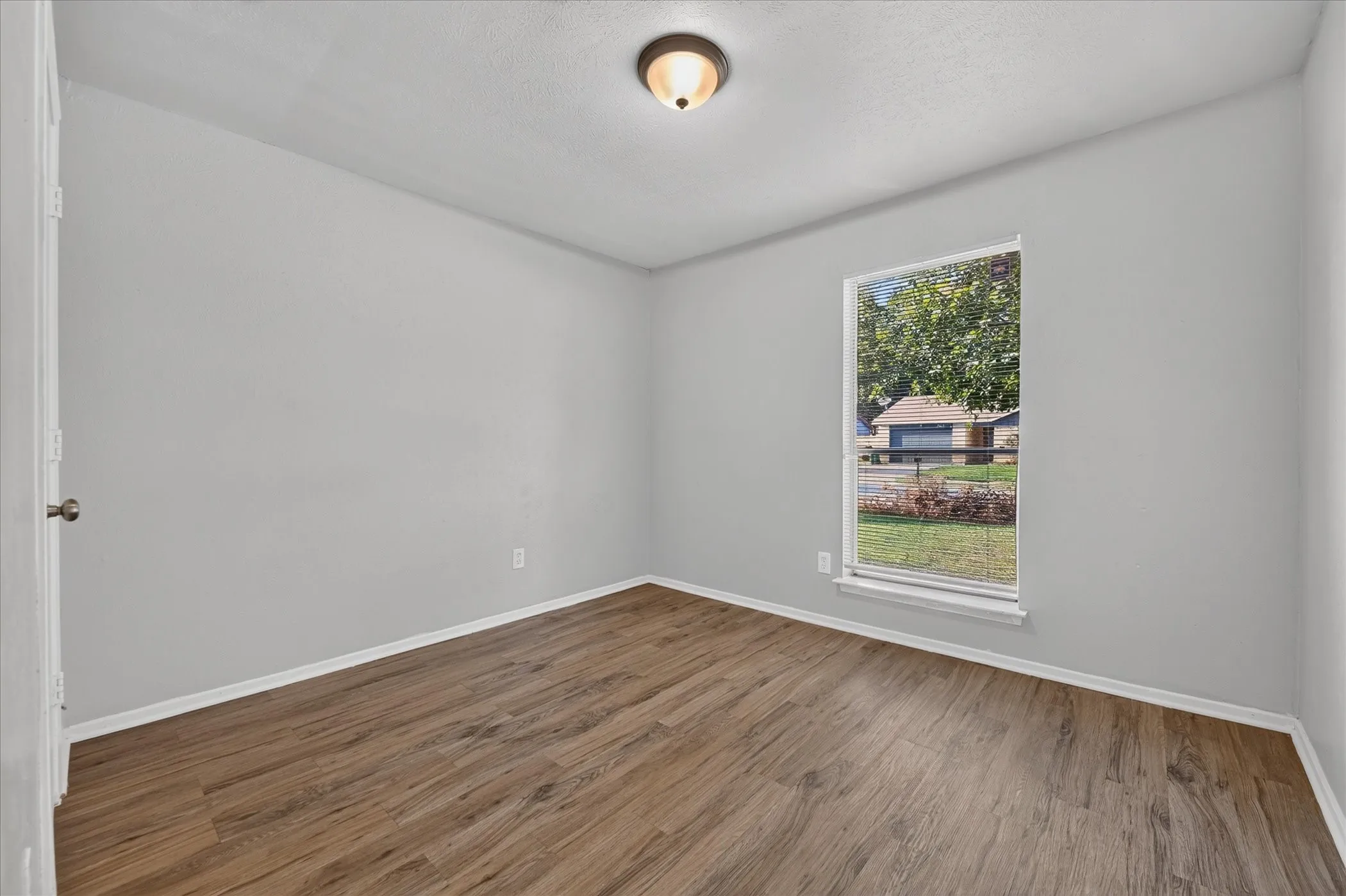 Single Family Residence For Rent in Tarrant County , 7012 Lincolnshire Lane, North Richland Hills, Texas 76182, 3 Bedroom, 2 Bathroom, 1 Garage spaces, 1,268 Sqft, built in 1978, mls#21399272, Real Estate Agent in North Richland Hills, Homes For Rent in Tarrant county, Homes For Rent in North Richland Hills, Realtor in North Richland Hills Texas, Real Estate Brokerage Independent Realty Texas, Luminita Cordes Realtor