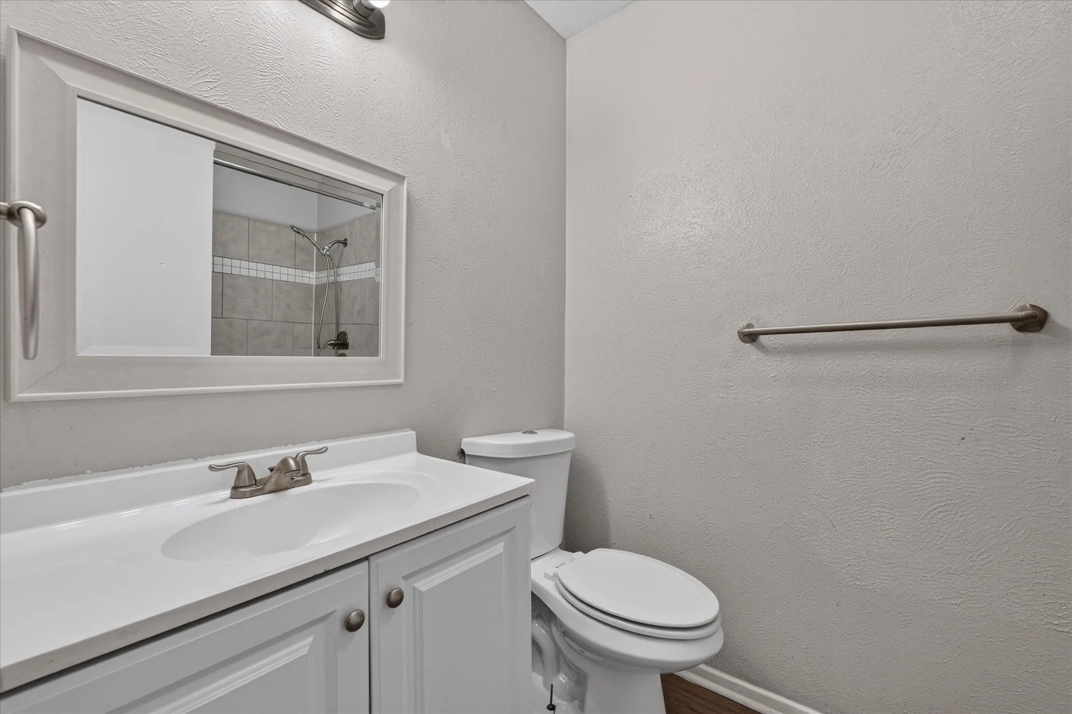 Single Family Residence For Rent in Tarrant County , 7012 Lincolnshire Lane, North Richland Hills, Texas 76182, 3 Bedroom, 2 Bathroom, 1 Garage spaces, 1,268 Sqft, built in 1978, mls#21399272, Real Estate Agent in North Richland Hills, Homes For Rent in Tarrant county, Homes For Rent in North Richland Hills, Realtor in North Richland Hills Texas, Real Estate Brokerage Independent Realty Texas, Luminita Cordes Realtor