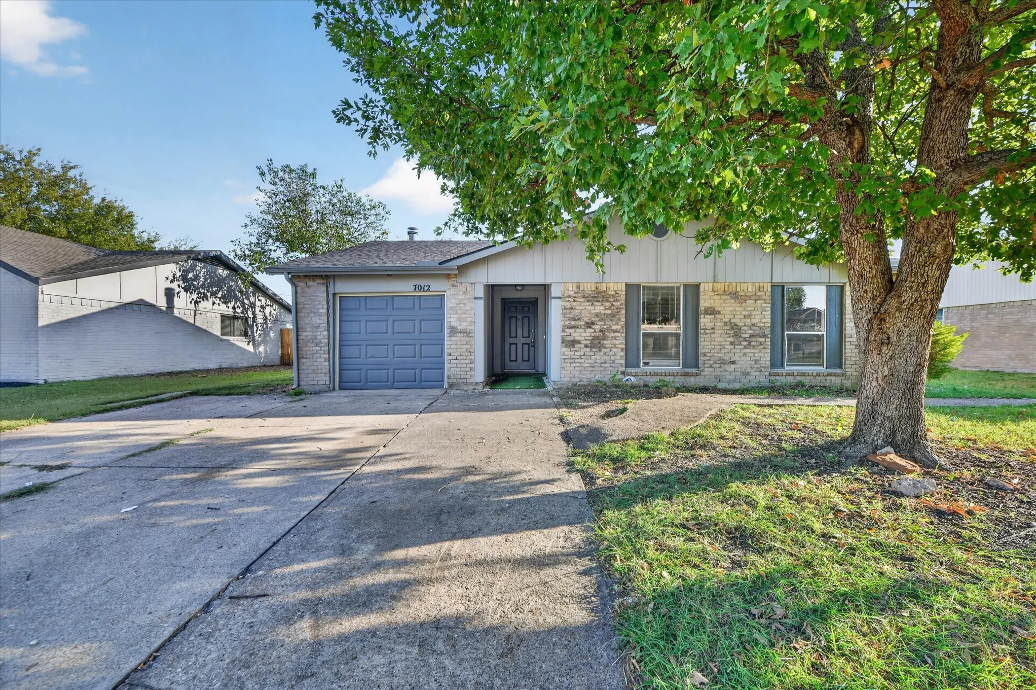 Single Family Residence For Rent in Tarrant County , 7012 Lincolnshire Lane, North Richland Hills, Texas 76182, 3 Bedroom, 2 Bathroom, 1 Garage spaces, 1,268 Sqft, built in 1978, mls#21399272, Real Estate Agent in North Richland Hills, Homes For Rent in Tarrant county, Homes For Rent in North Richland Hills, Realtor in North Richland Hills Texas, Real Estate Brokerage Independent Realty Texas, Luminita Cordes Realtor