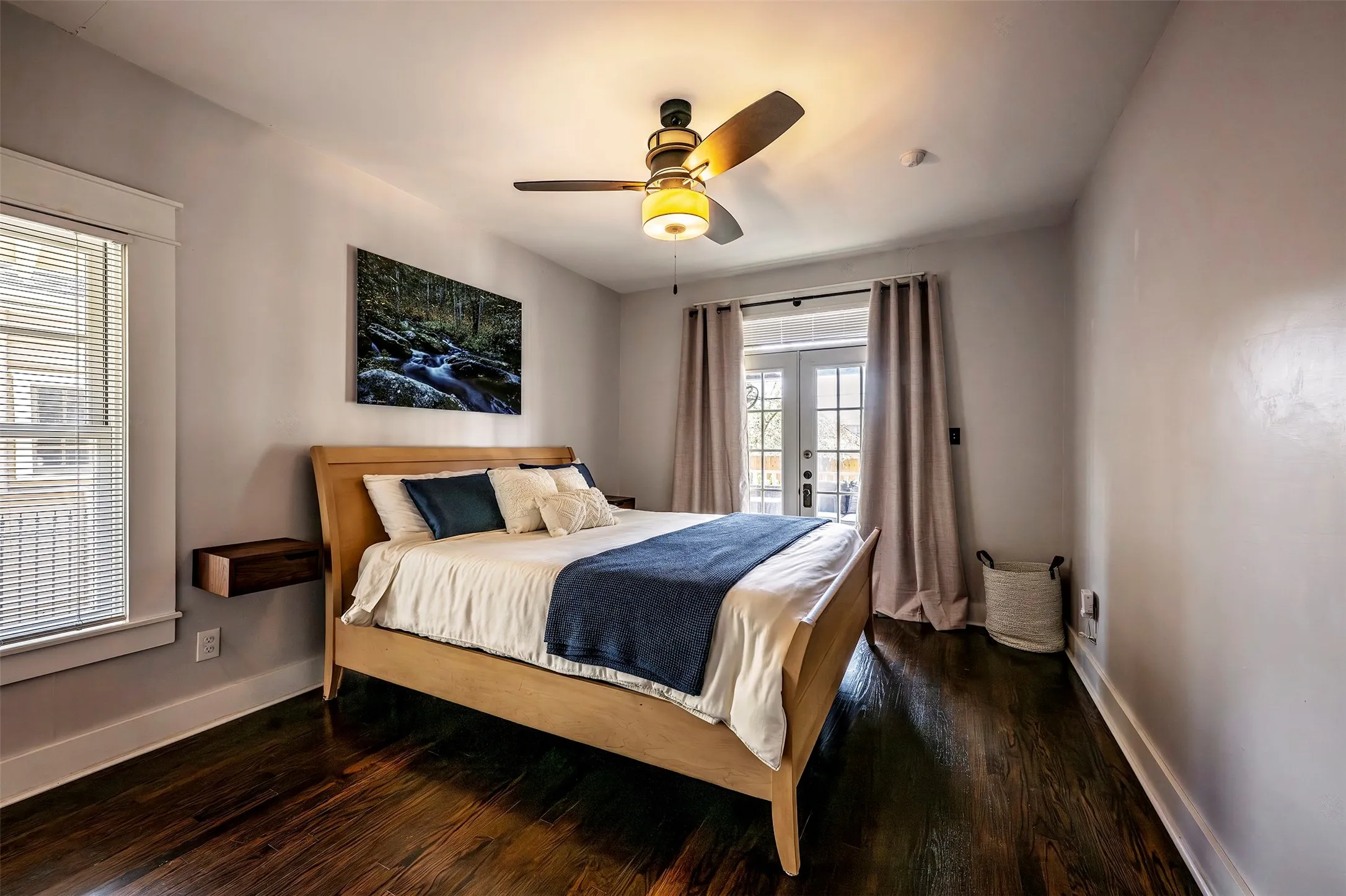 Single Family Residence For Sale in Tarrant County , 1604 S Adams Street, Fort Worth, Texas 76104, 3 Bedroom, 3 Bathroom, Garage spaces, 1,903 Sqft, built in 1911, mls#21398182, Real Estate Agent in Fort Worth, Homes For Sale in Tarrant county, Homes For Sale in Fort Worth, Realtor in Fort Worth Texas, Real Estate Brokerage Independent Realty Texas, Luminita Cordes Realtor