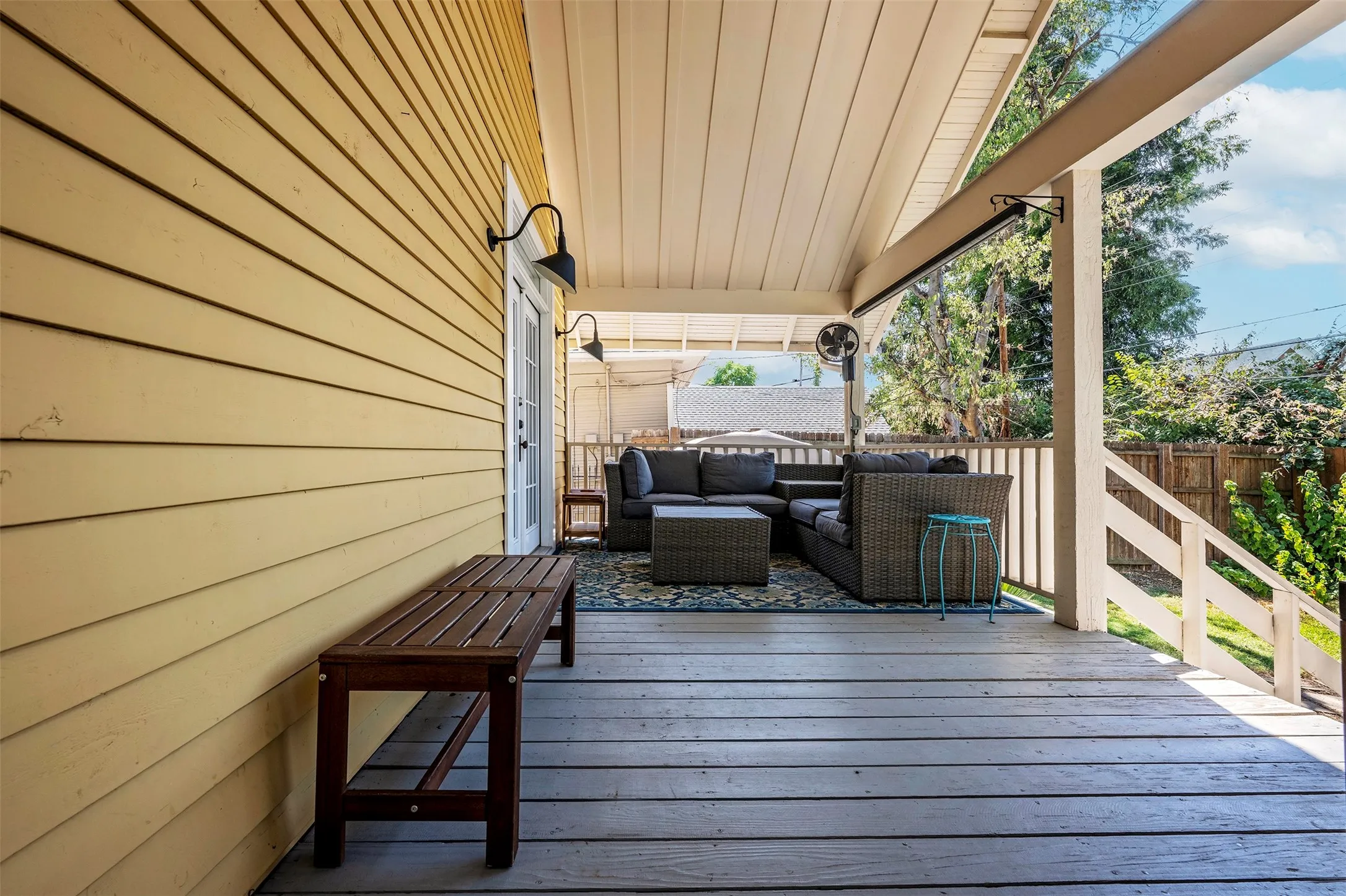 Single Family Residence For Sale in Tarrant County , 1604 S Adams Street, Fort Worth, Texas 76104, 3 Bedroom, 3 Bathroom, Garage spaces, 1,903 Sqft, built in 1911, mls#21398182, Real Estate Agent in Fort Worth, Homes For Sale in Tarrant county, Homes For Sale in Fort Worth, Realtor in Fort Worth Texas, Real Estate Brokerage Independent Realty Texas, Luminita Cordes Realtor