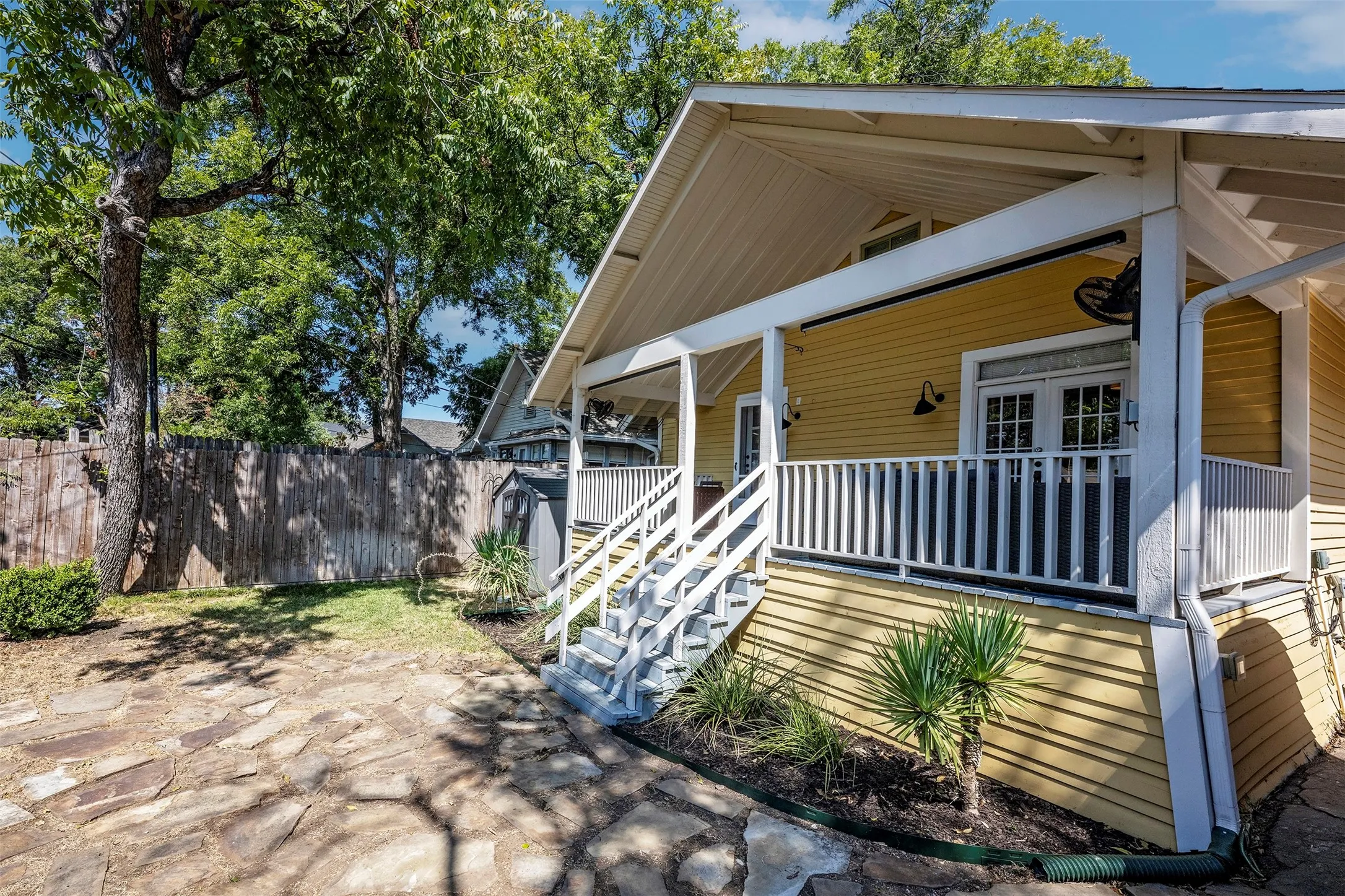 Single Family Residence For Sale in Tarrant County , 1604 S Adams Street, Fort Worth, Texas 76104, 3 Bedroom, 3 Bathroom, Garage spaces, 1,903 Sqft, built in 1911, mls#21398182, Real Estate Agent in Fort Worth, Homes For Sale in Tarrant county, Homes For Sale in Fort Worth, Realtor in Fort Worth Texas, Real Estate Brokerage Independent Realty Texas, Luminita Cordes Realtor