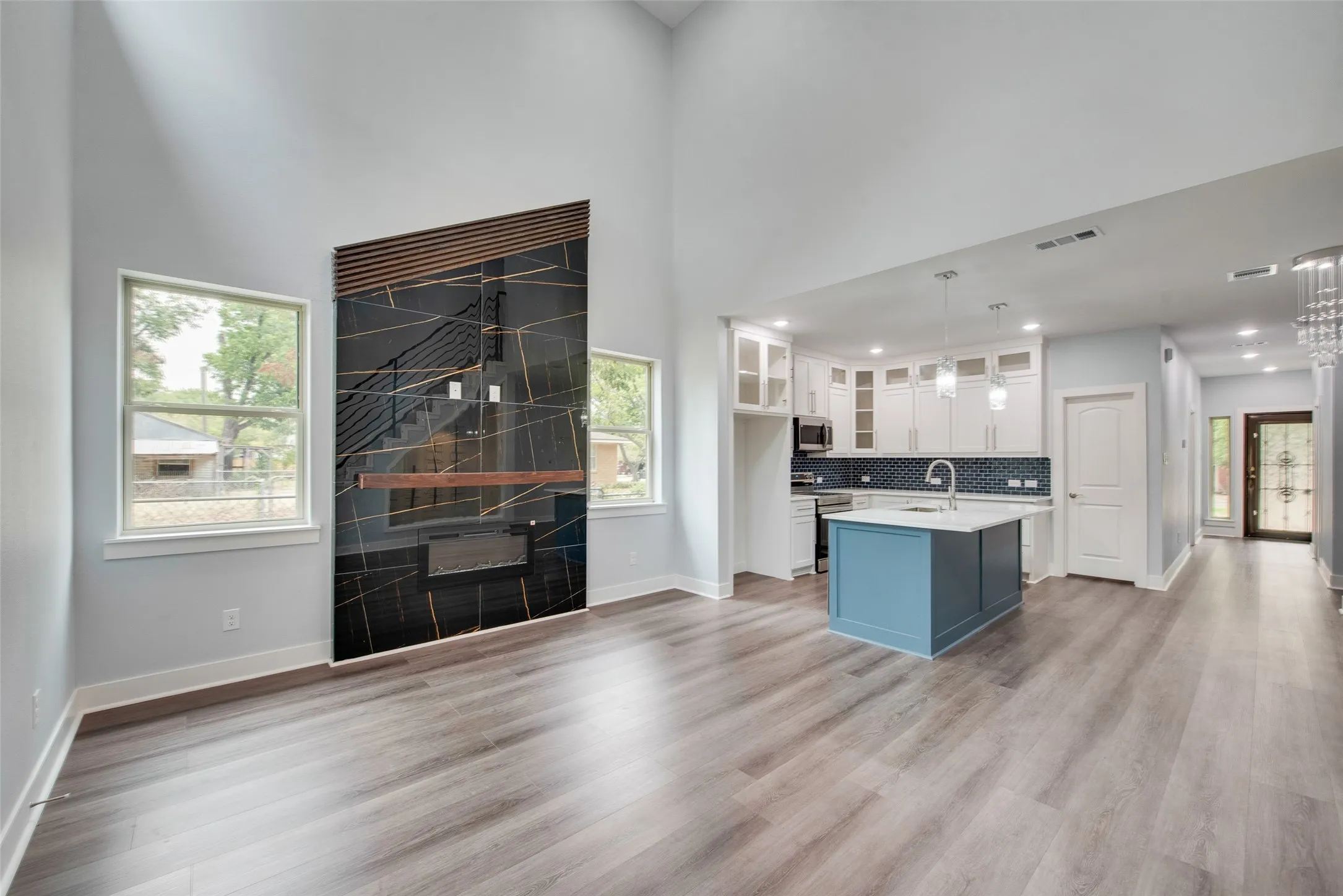 Single Family Residence For Sale in Johnson County , 810 Euclid Street, Cleburne, Texas 76033, 4 Bedroom, 4 Bathroom, 6 Garage spaces, 2,423 Sqft, built in 2025, mls#21399270, Real Estate Agent in Cleburne, Homes For Sale in Johnson county, Homes For Sale in Cleburne, Realtor in Cleburne Texas, Real Estate Brokerage Independent Realty Texas, Luminita Cordes Realtor