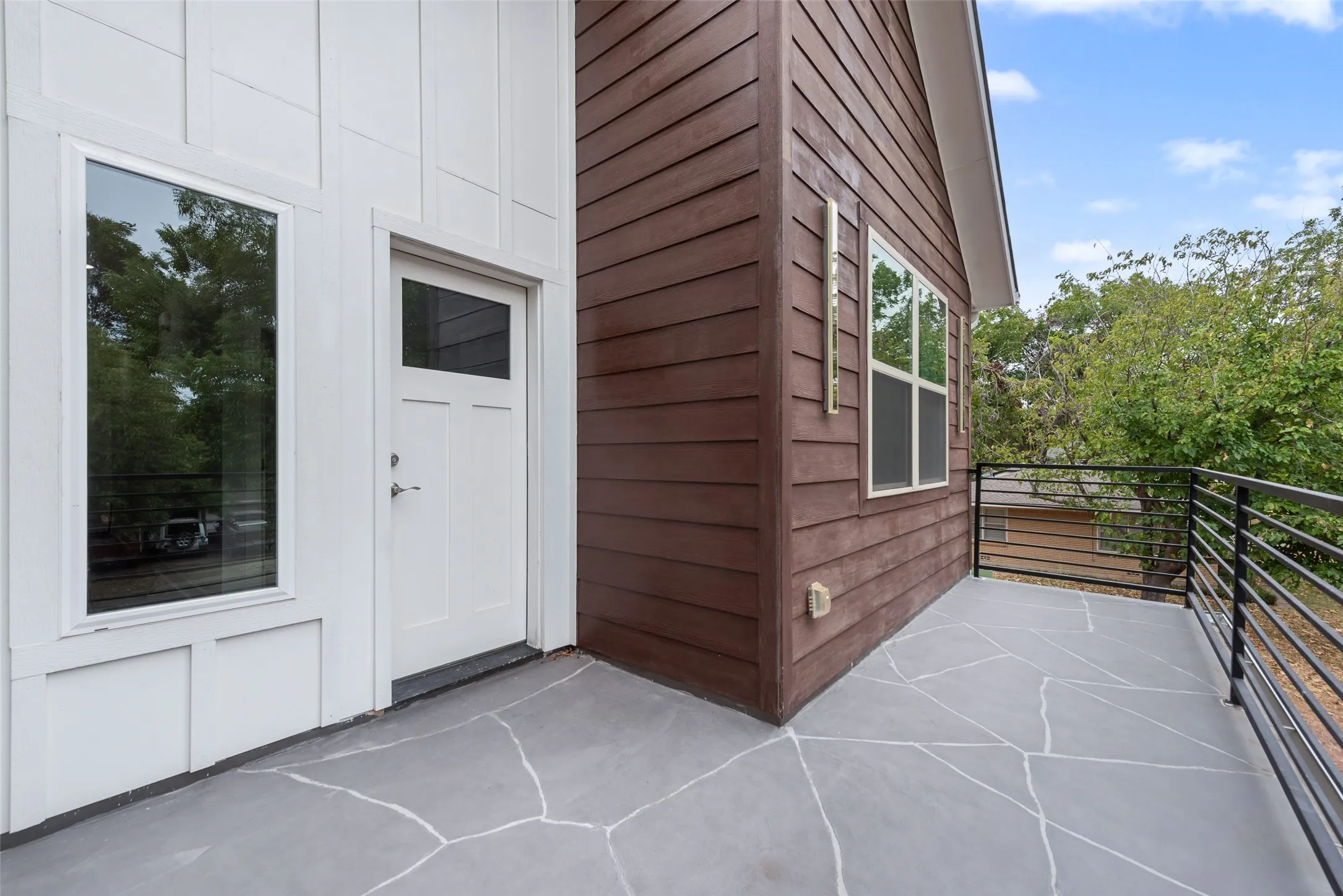 Single Family Residence For Sale in Johnson County , 810 Euclid Street, Cleburne, Texas 76033, 4 Bedroom, 4 Bathroom, 6 Garage spaces, 2,423 Sqft, built in 2025, mls#21399270, Real Estate Agent in Cleburne, Homes For Sale in Johnson county, Homes For Sale in Cleburne, Realtor in Cleburne Texas, Real Estate Brokerage Independent Realty Texas, Luminita Cordes Realtor