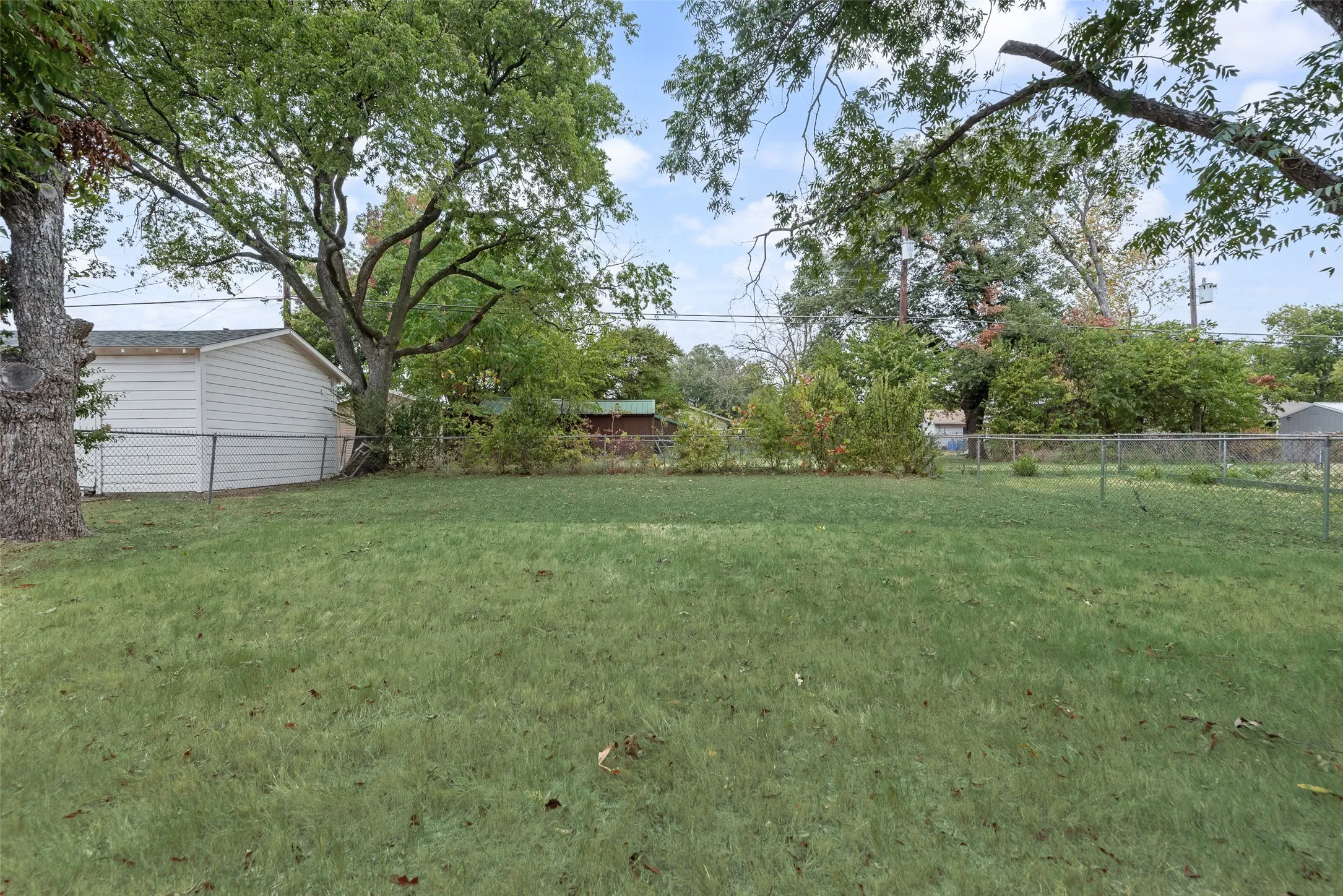 Single Family Residence For Sale in Johnson County , 810 Euclid Street, Cleburne, Texas 76033, 4 Bedroom, 4 Bathroom, 6 Garage spaces, 2,423 Sqft, built in 2025, mls#21399270, Real Estate Agent in Cleburne, Homes For Sale in Johnson county, Homes For Sale in Cleburne, Realtor in Cleburne Texas, Real Estate Brokerage Independent Realty Texas, Luminita Cordes Realtor