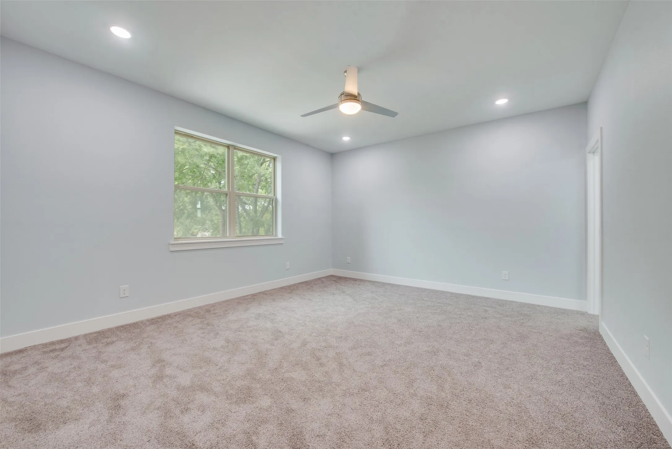 Single Family Residence For Sale in Johnson County , 810 Euclid Street, Cleburne, Texas 76033, 4 Bedroom, 4 Bathroom, 6 Garage spaces, 2,423 Sqft, built in 2025, mls#21399270, Real Estate Agent in Cleburne, Homes For Sale in Johnson county, Homes For Sale in Cleburne, Realtor in Cleburne Texas, Real Estate Brokerage Independent Realty Texas, Luminita Cordes Realtor