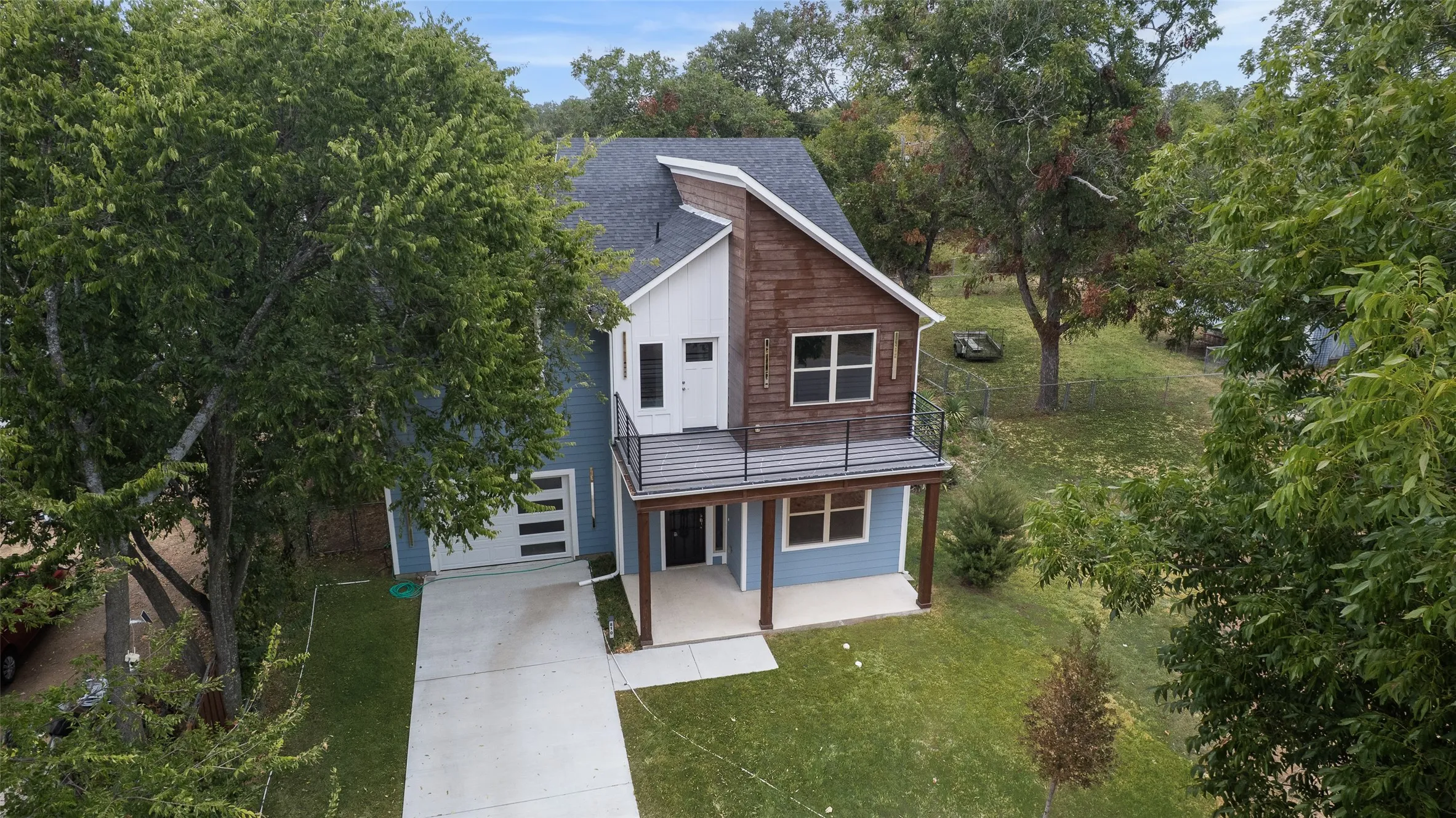 Single Family Residence For Sale in Johnson County , 810 Euclid Street, Cleburne, Texas 76033, 4 Bedroom, 4 Bathroom, 6 Garage spaces, 2,423 Sqft, built in 2025, mls#21399270, Real Estate Agent in Cleburne, Homes For Sale in Johnson county, Homes For Sale in Cleburne, Realtor in Cleburne Texas, Real Estate Brokerage Independent Realty Texas, Luminita Cordes Realtor