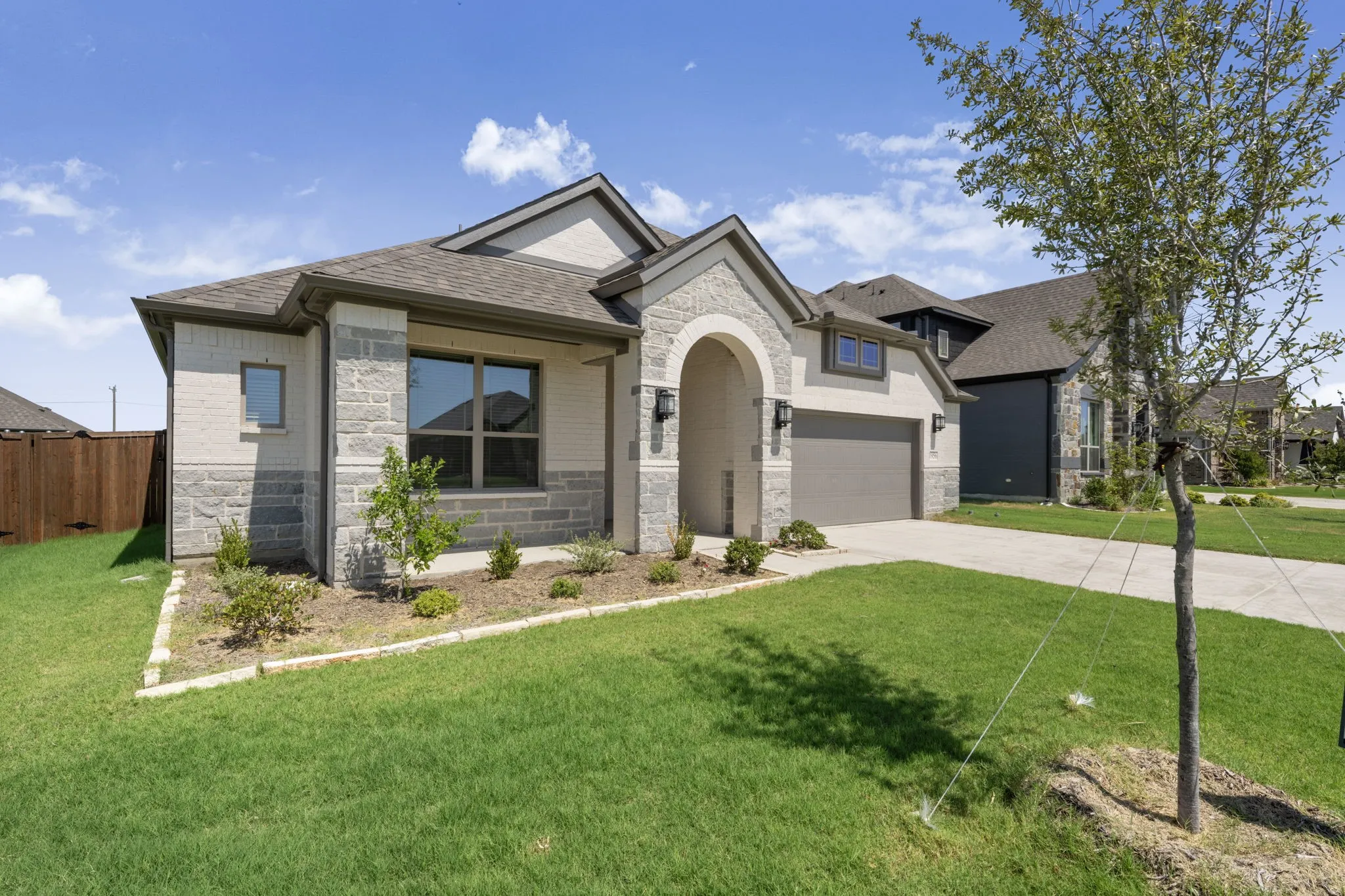 Single Family Residence For Sale in Johnson County , 401 Barnfield Road, Cleburne, Texas 76033, 3 Bedroom, 2 Bathroom, 2 Garage spaces, 1,994 Sqft, built in 2026, mls#21399258, Real Estate Agent in Cleburne, Homes For Sale in Johnson county, Homes For Sale in Cleburne, Realtor in Cleburne Texas, Real Estate Brokerage Independent Realty Texas, Luminita Cordes Realtor