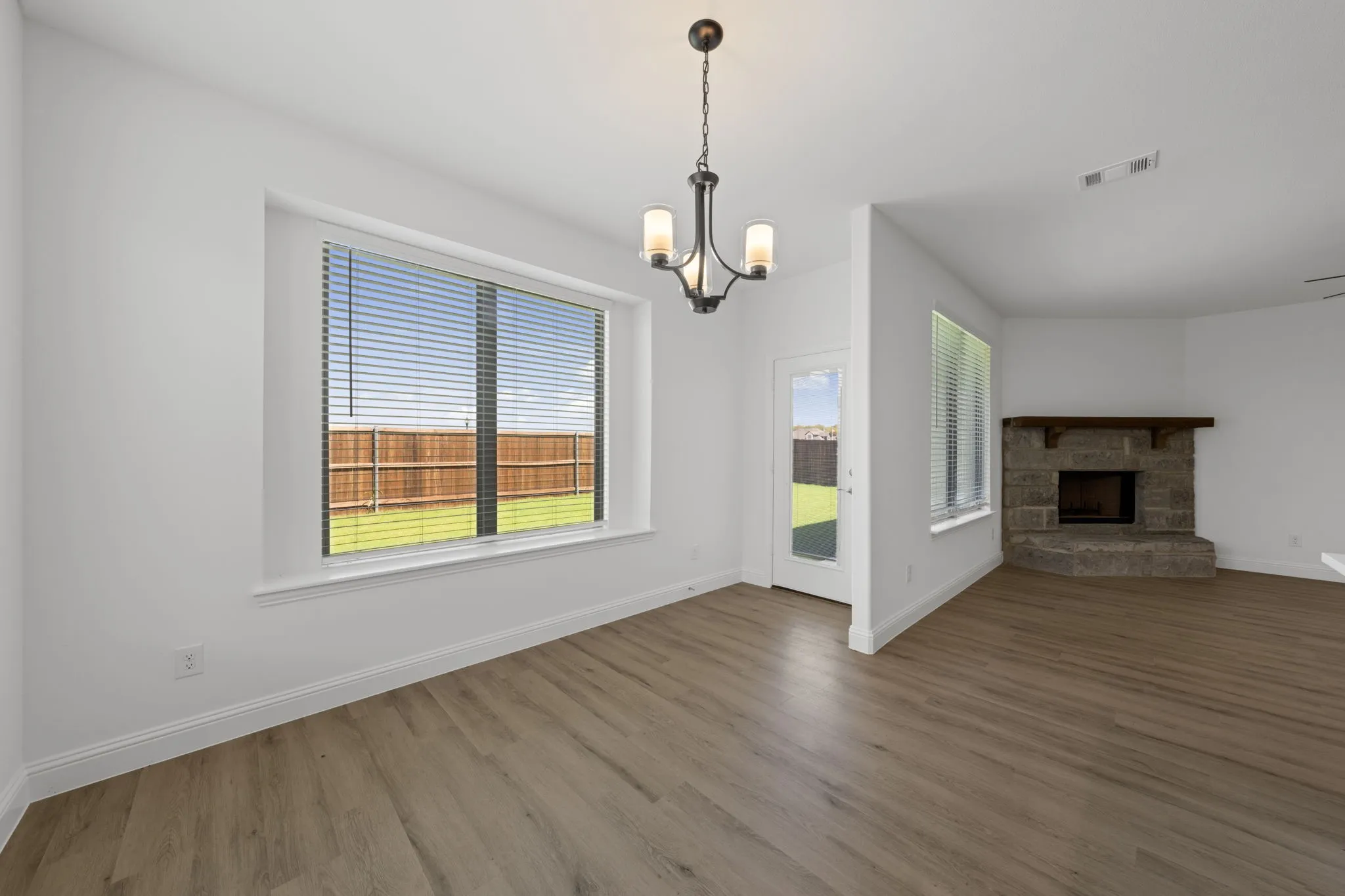 Single Family Residence For Sale in Johnson County , 401 Barnfield Road, Cleburne, Texas 76033, 3 Bedroom, 2 Bathroom, 2 Garage spaces, 1,994 Sqft, built in 2026, mls#21399258, Real Estate Agent in Cleburne, Homes For Sale in Johnson county, Homes For Sale in Cleburne, Realtor in Cleburne Texas, Real Estate Brokerage Independent Realty Texas, Luminita Cordes Realtor