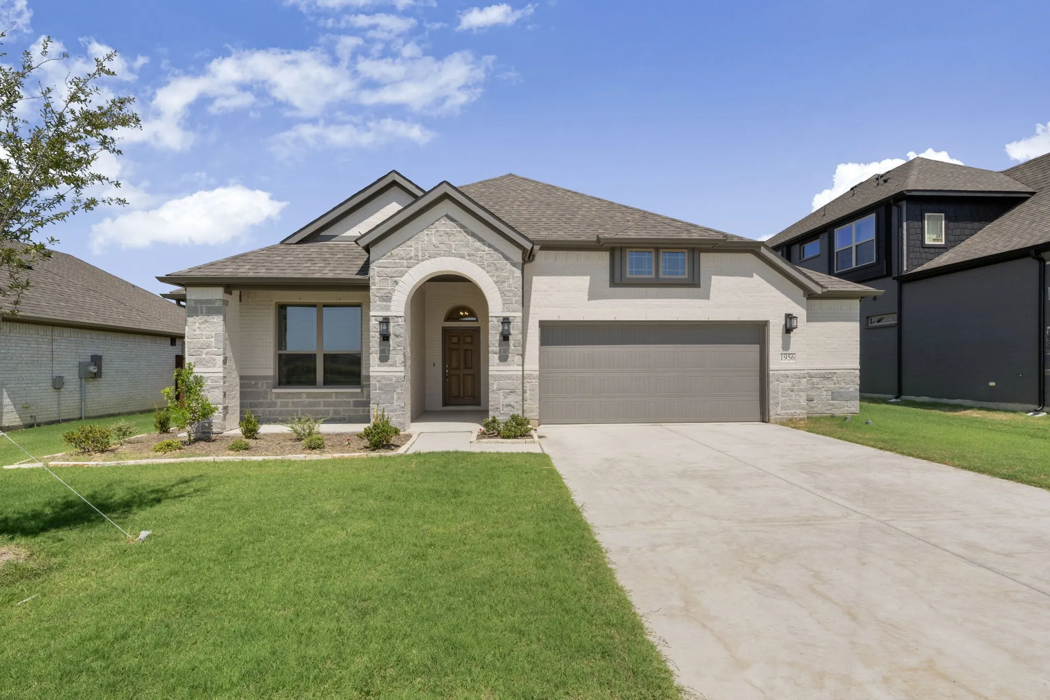 Single Family Residence For Sale in Johnson County , 401 Barnfield Road, Cleburne, Texas 76033, 3 Bedroom, 2 Bathroom, 2 Garage spaces, 1,994 Sqft, built in 2026, mls#21399258, Real Estate Agent in Cleburne, Homes For Sale in Johnson county, Homes For Sale in Cleburne, Realtor in Cleburne Texas, Real Estate Brokerage Independent Realty Texas, Luminita Cordes Realtor
