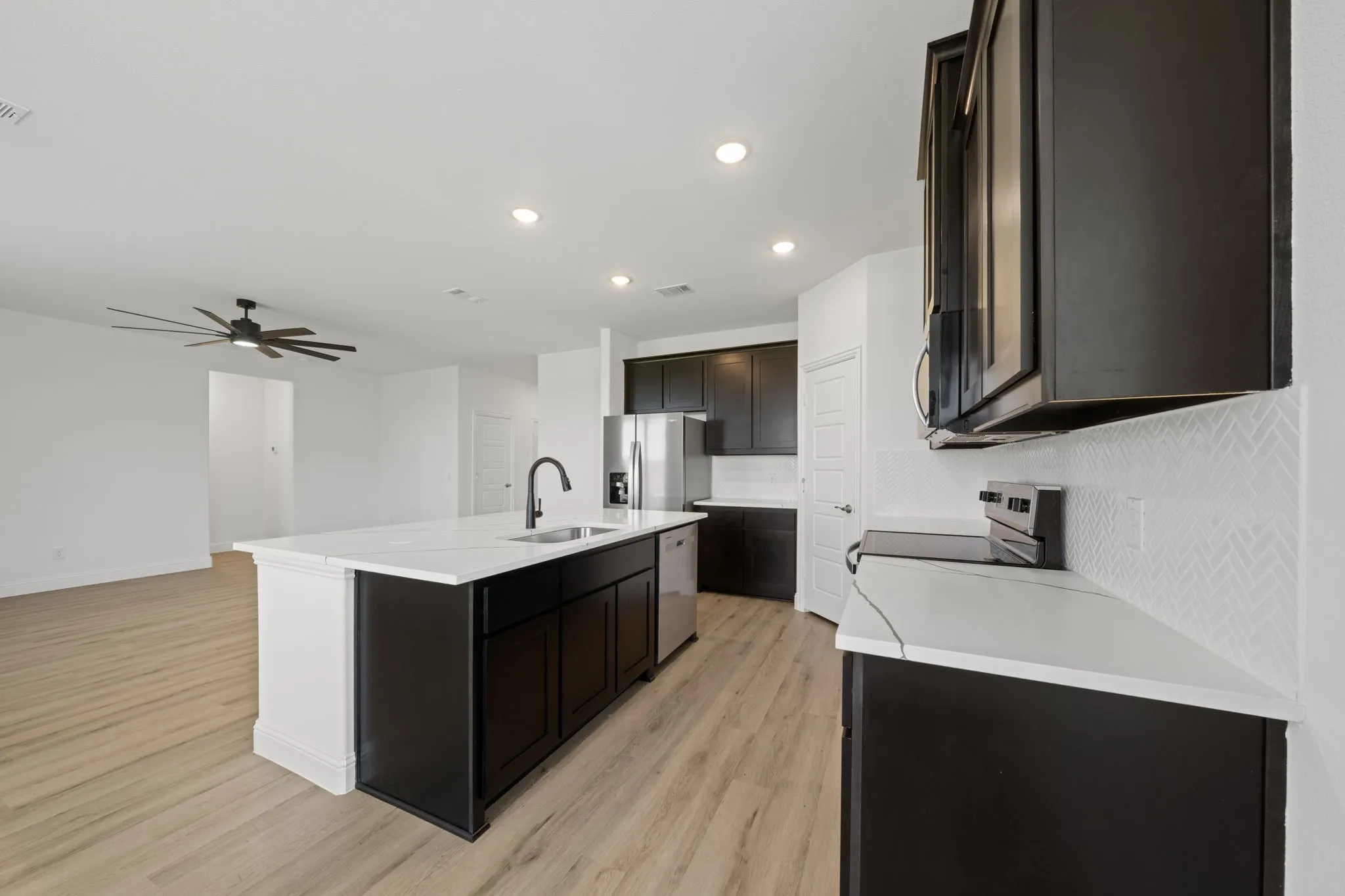 Single Family Residence For Sale in Johnson County , 401 Barnfield Road, Cleburne, Texas 76033, 3 Bedroom, 2 Bathroom, 2 Garage spaces, 1,994 Sqft, built in 2026, mls#21399258, Real Estate Agent in Cleburne, Homes For Sale in Johnson county, Homes For Sale in Cleburne, Realtor in Cleburne Texas, Real Estate Brokerage Independent Realty Texas, Luminita Cordes Realtor