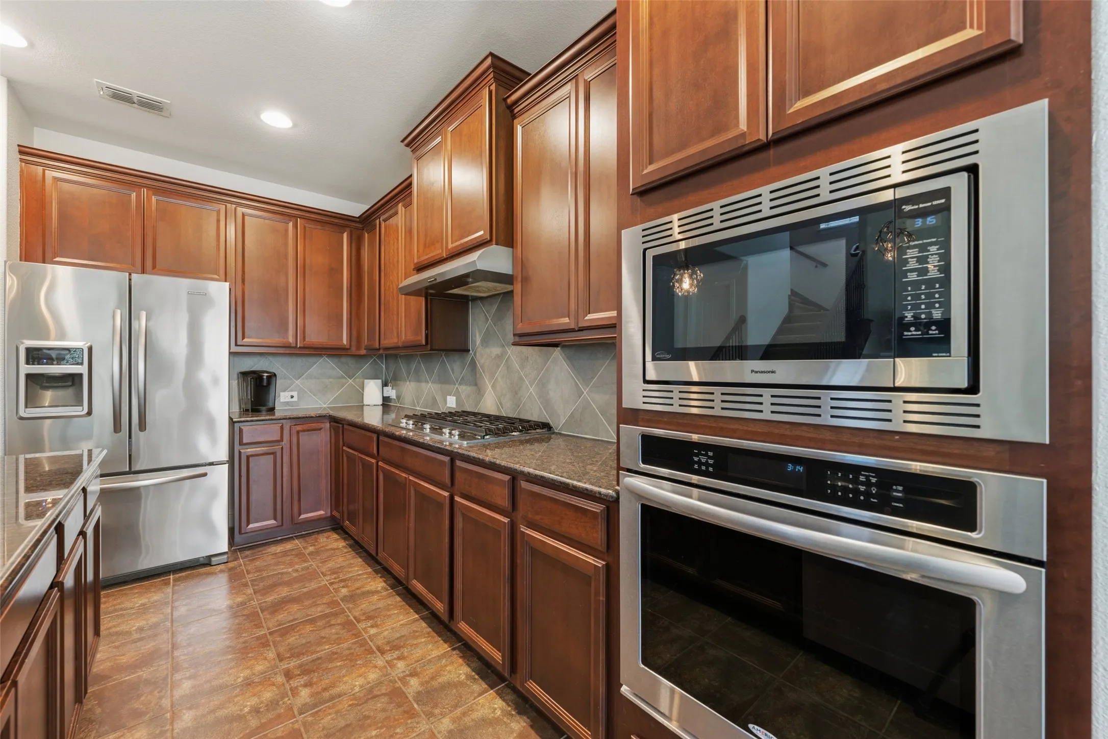 Single Family Residence For Rent in Denton County , 1374 Sandhurst Drive, Roanoke, Texas 76262, 4 Bedroom, 3 Bathroom, 2 Garage spaces, 3,073 Sqft, built in 2014, mls#21399132, Real Estate Agent in Roanoke, Homes For Rent in Denton county, Homes For Rent in Roanoke, Realtor in Roanoke Texas, Real Estate Brokerage Independent Realty Texas, Luminita Cordes Realtor