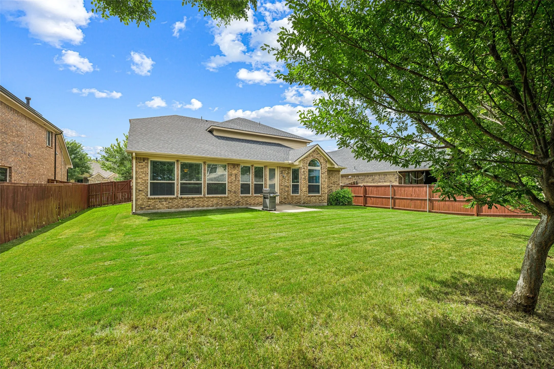 Single Family Residence For Rent in Denton County , 1374 Sandhurst Drive, Roanoke, Texas 76262, 4 Bedroom, 3 Bathroom, 2 Garage spaces, 3,073 Sqft, built in 2014, mls#21399132, Real Estate Agent in Roanoke, Homes For Rent in Denton county, Homes For Rent in Roanoke, Realtor in Roanoke Texas, Real Estate Brokerage Independent Realty Texas, Luminita Cordes Realtor