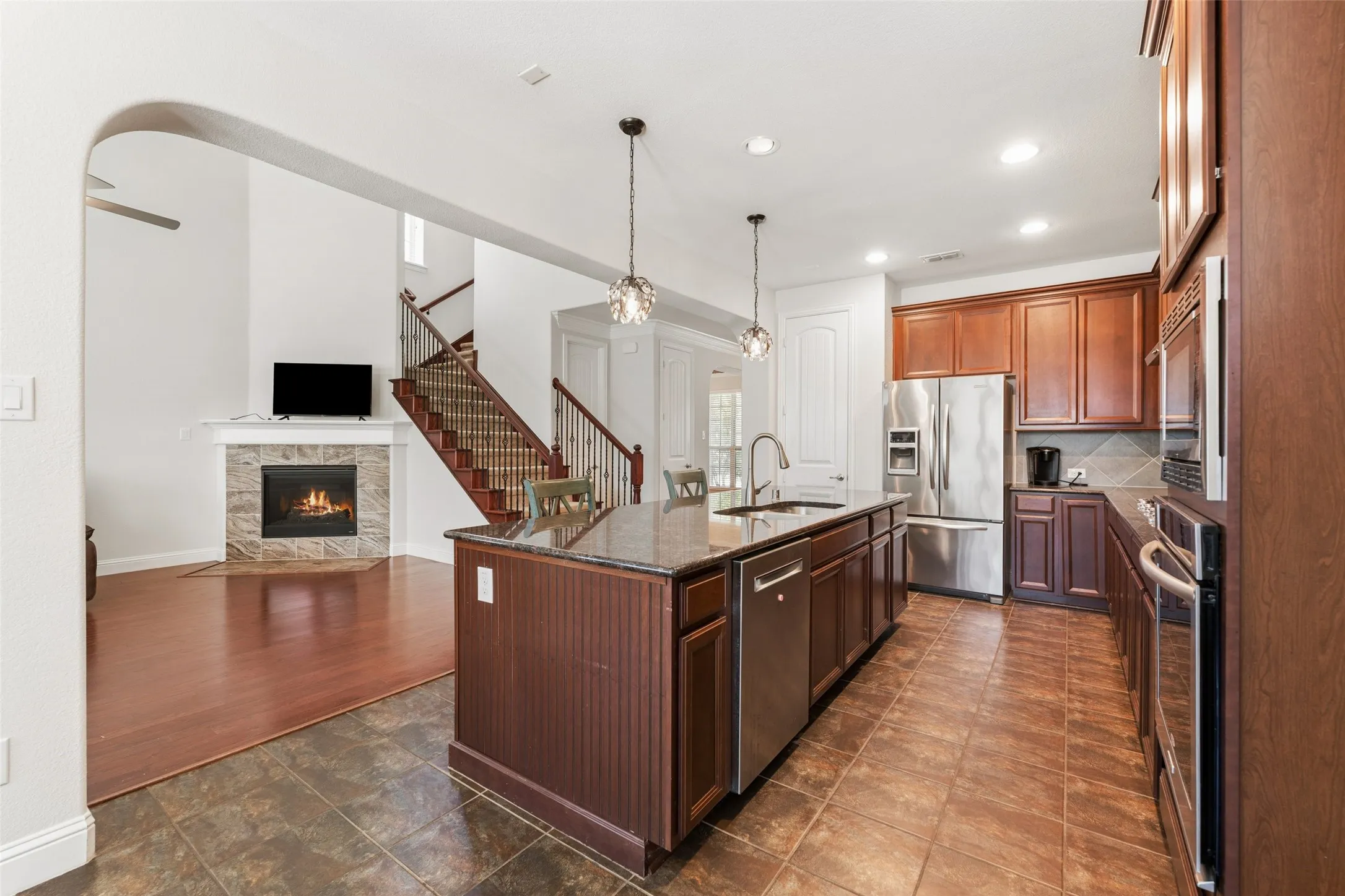 Single Family Residence For Rent in Denton County , 1374 Sandhurst Drive, Roanoke, Texas 76262, 4 Bedroom, 3 Bathroom, 2 Garage spaces, 3,073 Sqft, built in 2014, mls#21399132, Real Estate Agent in Roanoke, Homes For Rent in Denton county, Homes For Rent in Roanoke, Realtor in Roanoke Texas, Real Estate Brokerage Independent Realty Texas, Luminita Cordes Realtor