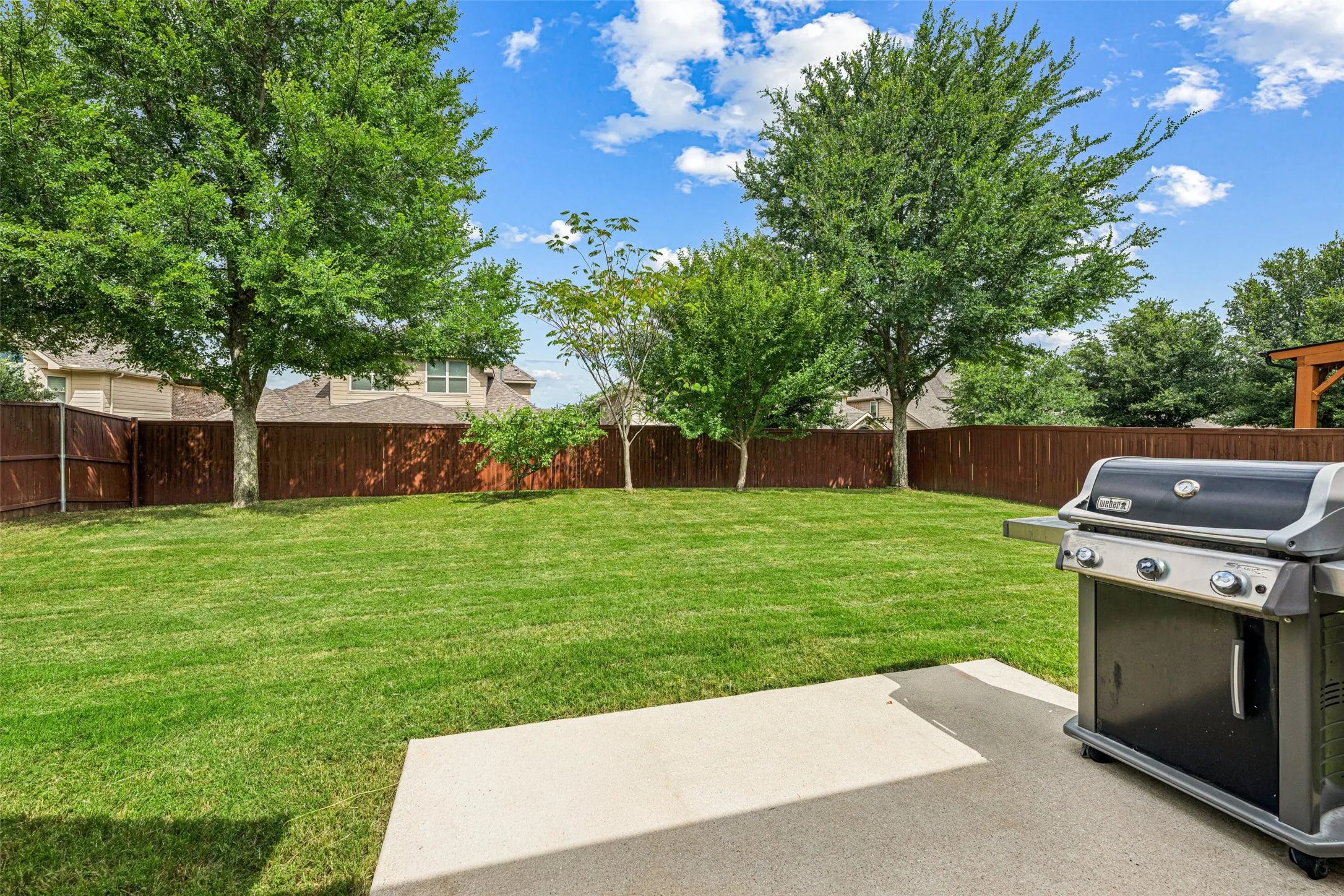 Single Family Residence For Rent in Denton County , 1374 Sandhurst Drive, Roanoke, Texas 76262, 4 Bedroom, 3 Bathroom, 2 Garage spaces, 3,073 Sqft, built in 2014, mls#21399132, Real Estate Agent in Roanoke, Homes For Rent in Denton county, Homes For Rent in Roanoke, Realtor in Roanoke Texas, Real Estate Brokerage Independent Realty Texas, Luminita Cordes Realtor