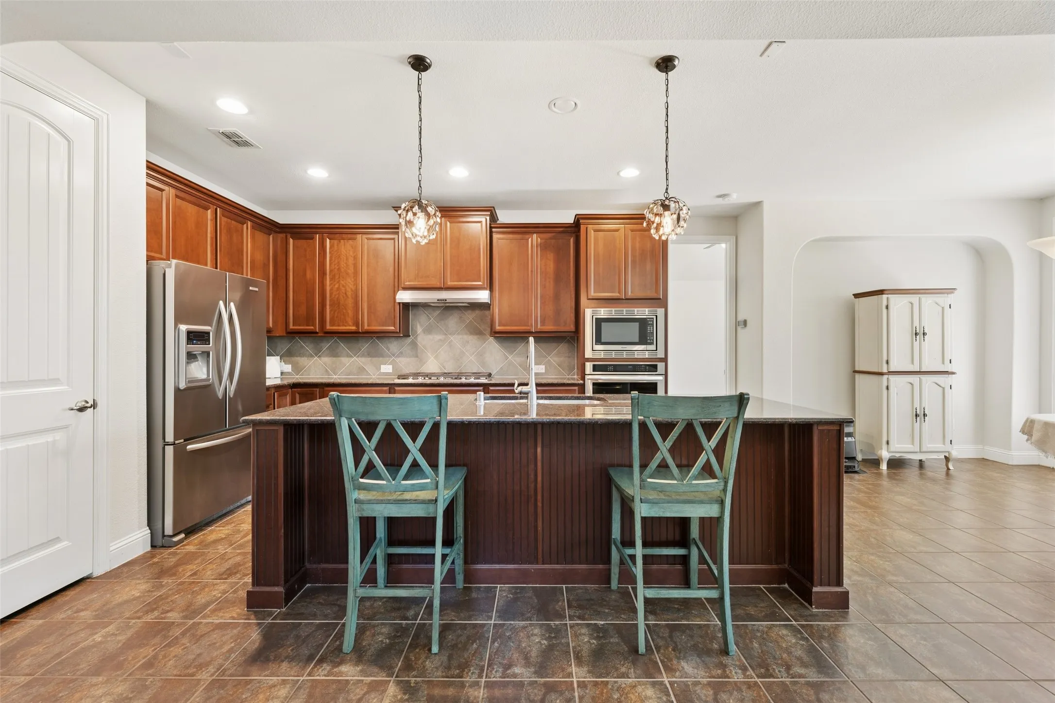 Single Family Residence For Rent in Denton County , 1374 Sandhurst Drive, Roanoke, Texas 76262, 4 Bedroom, 3 Bathroom, 2 Garage spaces, 3,073 Sqft, built in 2014, mls#21399132, Real Estate Agent in Roanoke, Homes For Rent in Denton county, Homes For Rent in Roanoke, Realtor in Roanoke Texas, Real Estate Brokerage Independent Realty Texas, Luminita Cordes Realtor
