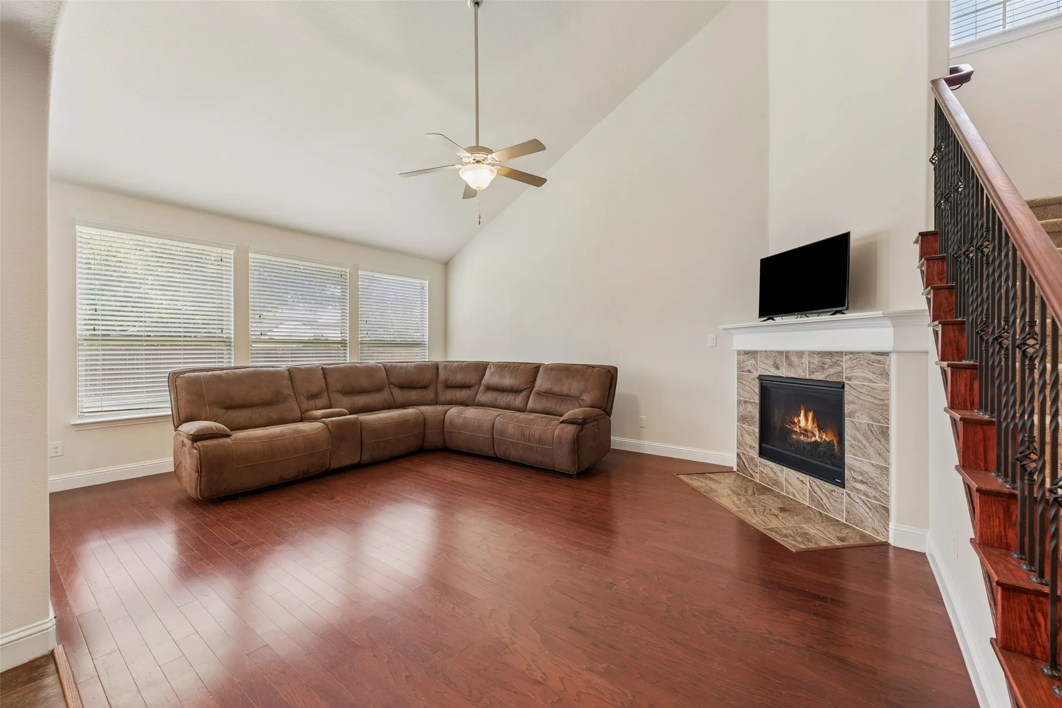 Single Family Residence For Rent in Denton County , 1374 Sandhurst Drive, Roanoke, Texas 76262, 4 Bedroom, 3 Bathroom, 2 Garage spaces, 3,073 Sqft, built in 2014, mls#21399132, Real Estate Agent in Roanoke, Homes For Rent in Denton county, Homes For Rent in Roanoke, Realtor in Roanoke Texas, Real Estate Brokerage Independent Realty Texas, Luminita Cordes Realtor