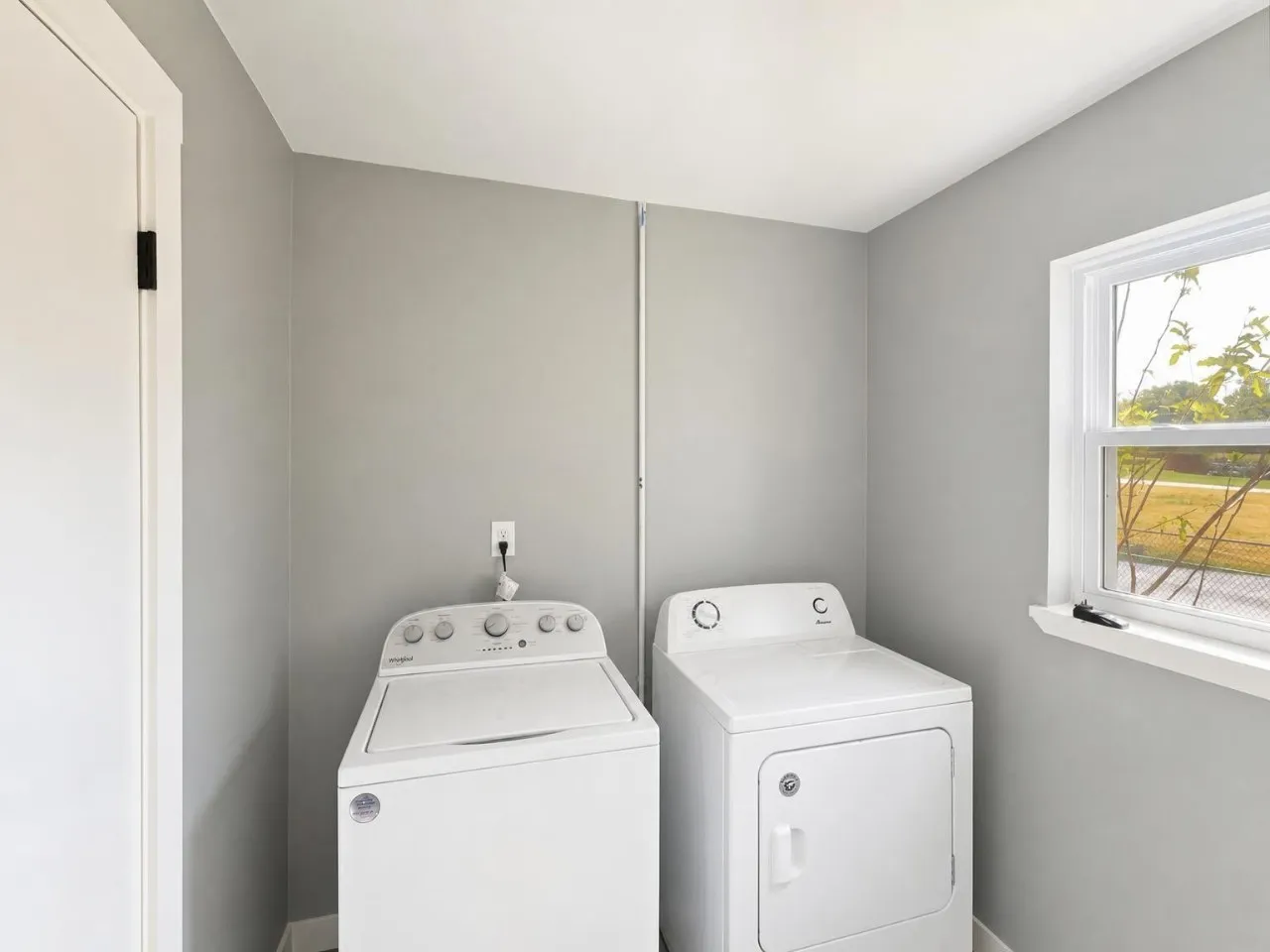Single Family Residence For Rent in Denton County , 2930 Furneaux Lane, Carrollton, Texas 75007, 3 Bedroom, 3 Bathroom, 2 Garage spaces, 2,111 Sqft, built in 1978, mls#21399262, Real Estate Agent in Carrollton, Homes For Rent in Denton county, Homes For Rent in Carrollton, Realtor in Carrollton Texas, Real Estate Brokerage Independent Realty Texas, Luminita Cordes Realtor