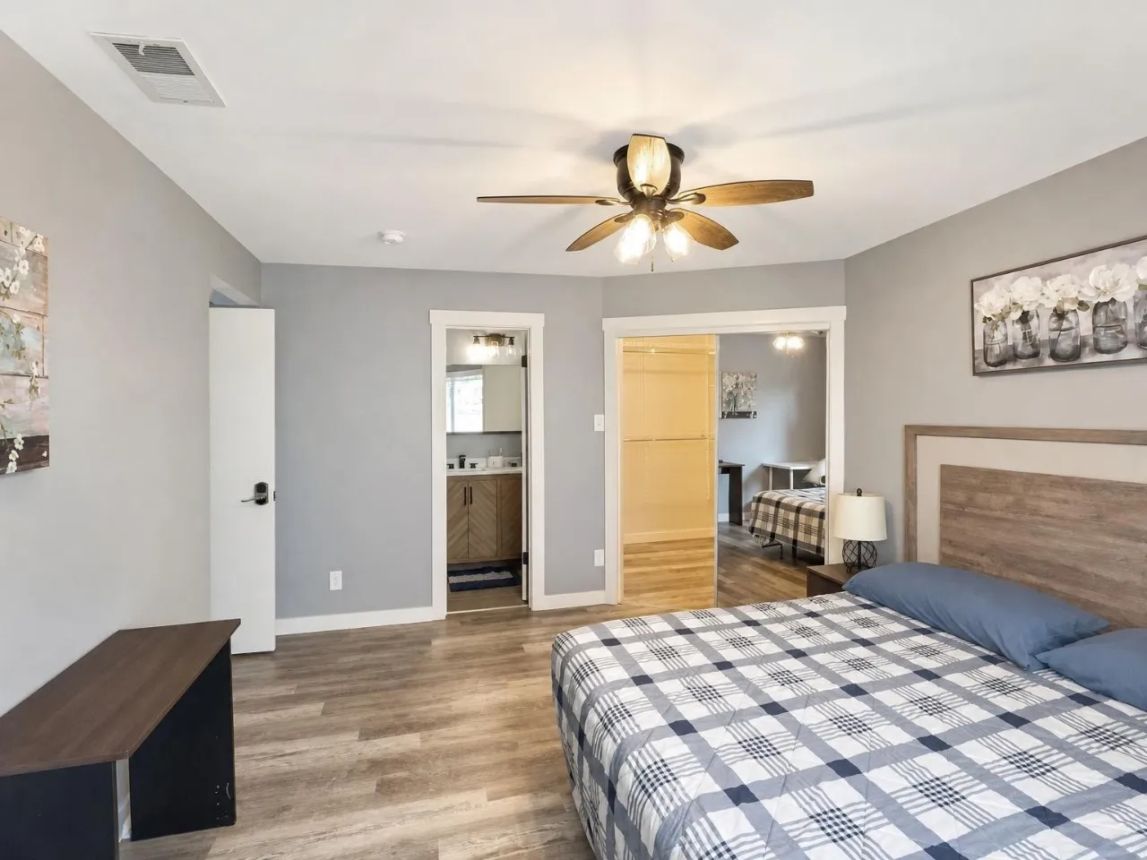 Single Family Residence For Rent in Denton County , 2930 Furneaux Lane, Carrollton, Texas 75007, 3 Bedroom, 3 Bathroom, 2 Garage spaces, 2,111 Sqft, built in 1978, mls#21399262, Real Estate Agent in Carrollton, Homes For Rent in Denton county, Homes For Rent in Carrollton, Realtor in Carrollton Texas, Real Estate Brokerage Independent Realty Texas, Luminita Cordes Realtor