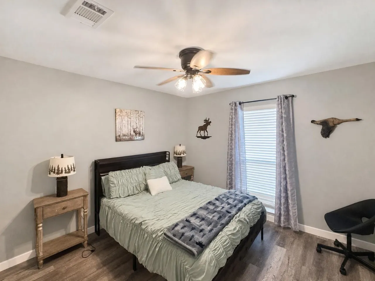 Single Family Residence For Rent in Denton County , 2930 Furneaux Lane, Carrollton, Texas 75007, 3 Bedroom, 3 Bathroom, 2 Garage spaces, 2,111 Sqft, built in 1978, mls#21399262, Real Estate Agent in Carrollton, Homes For Rent in Denton county, Homes For Rent in Carrollton, Realtor in Carrollton Texas, Real Estate Brokerage Independent Realty Texas, Luminita Cordes Realtor