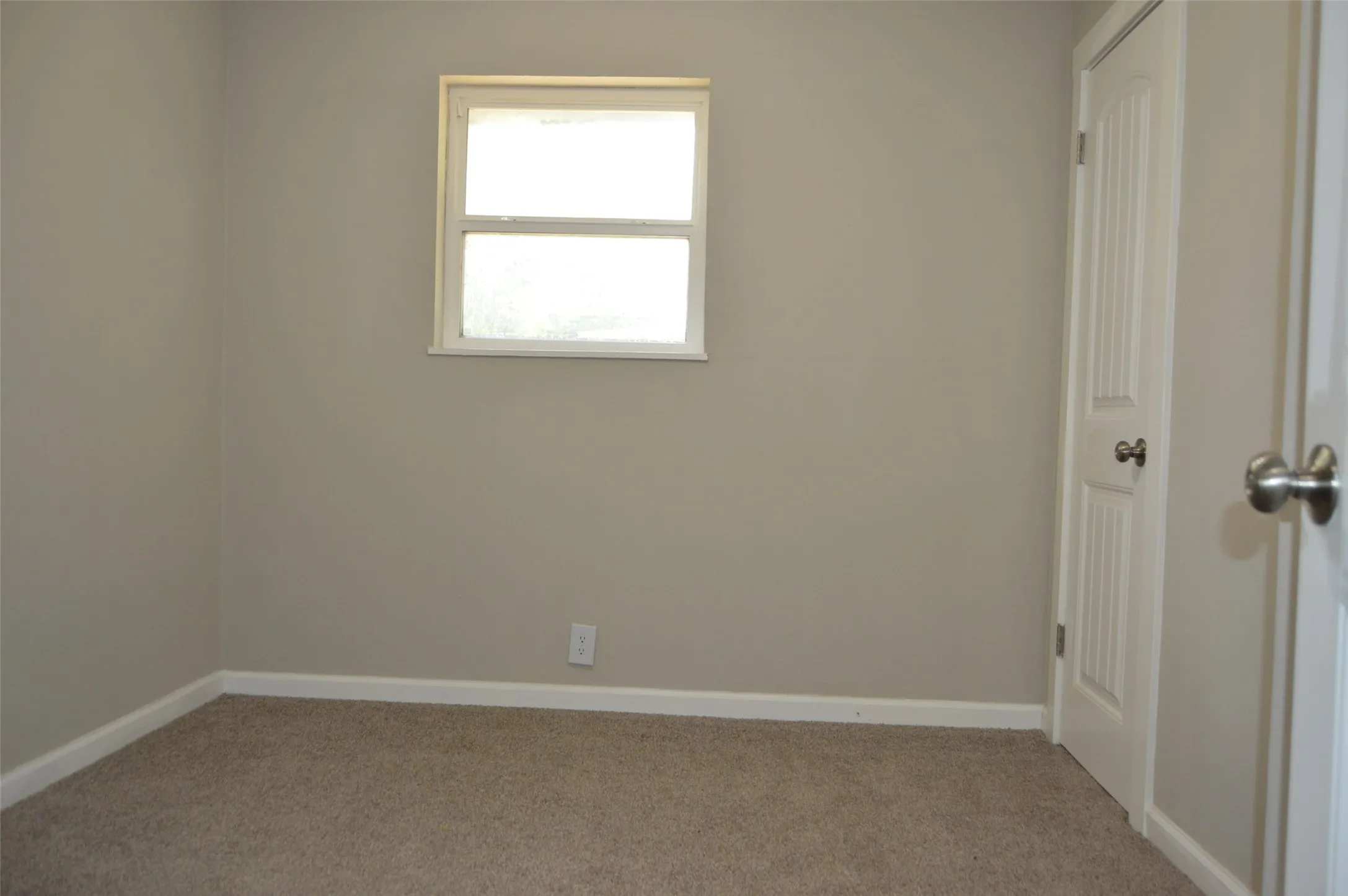 Single Family Residence For Rent in Hunt County , 501 E 2nd Street, Quinlan, Texas 75474, 3 Bedroom, 2 Bathroom, Garage spaces, 1,464 Sqft, built in 1977, mls#21399279, Real Estate Agent in Quinlan, Homes For Rent in Hunt county, Homes For Rent in Quinlan, Realtor in Quinlan Texas, Real Estate Brokerage Independent Realty Texas, Luminita Cordes Realtor