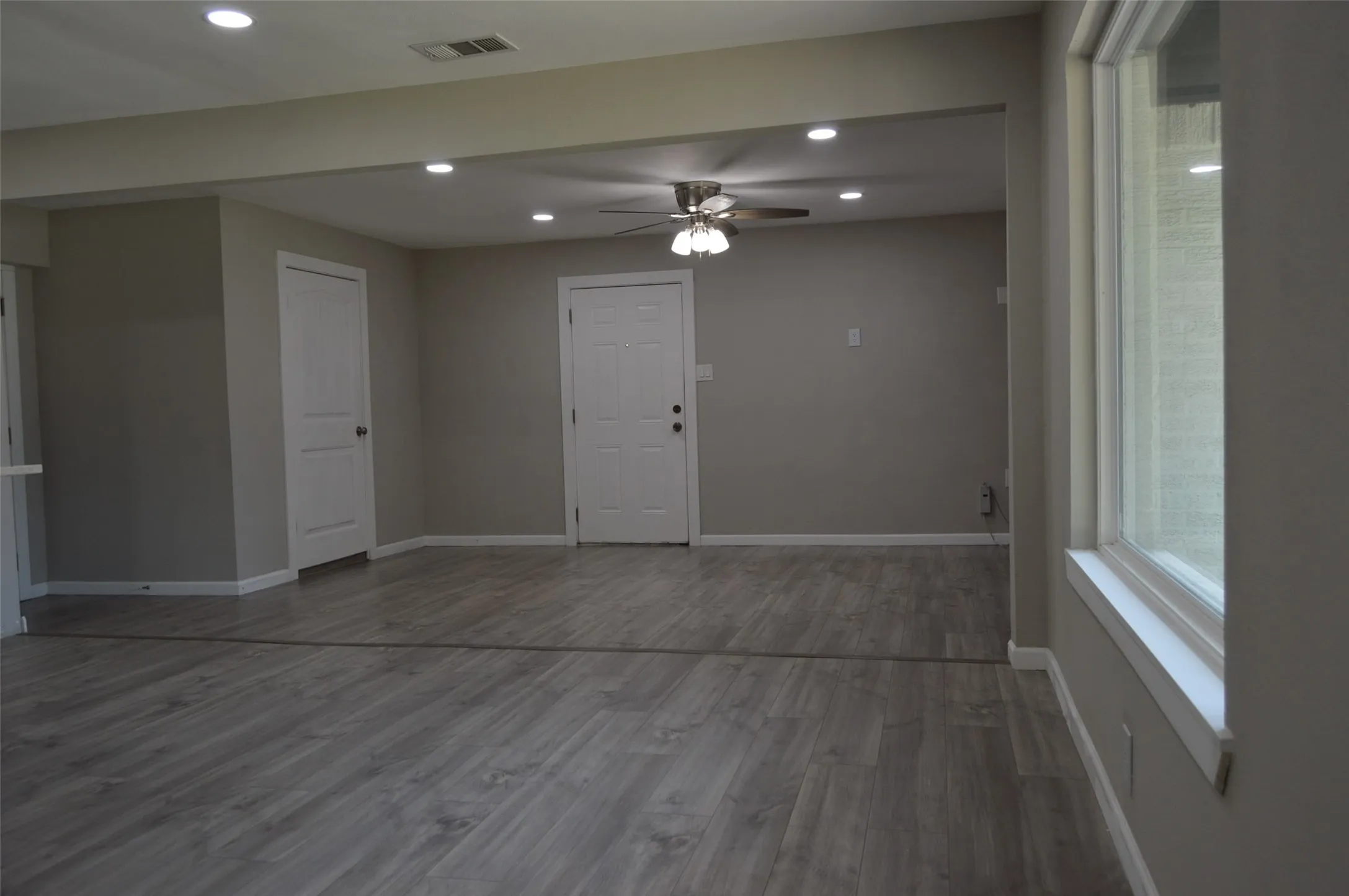Single Family Residence For Rent in Hunt County , 501 E 2nd Street, Quinlan, Texas 75474, 3 Bedroom, 2 Bathroom, Garage spaces, 1,464 Sqft, built in 1977, mls#21399279, Real Estate Agent in Quinlan, Homes For Rent in Hunt county, Homes For Rent in Quinlan, Realtor in Quinlan Texas, Real Estate Brokerage Independent Realty Texas, Luminita Cordes Realtor