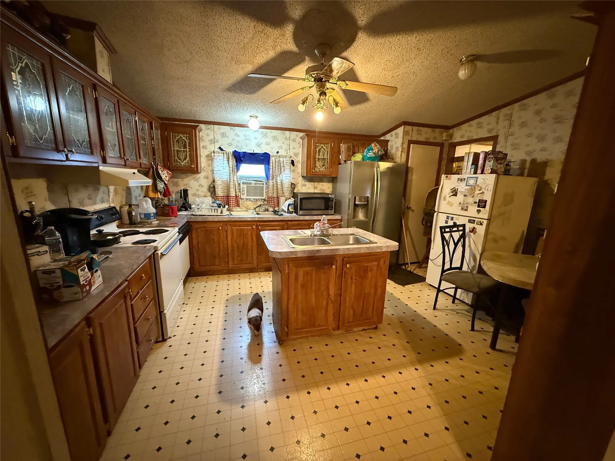 Manufactured Home For Sale in Johnson County , 3921 Applewood Court, Alvarado, Texas 76009, 3 Bedroom, 2 Bathroom, Garage spaces, 1,680 Sqft, built in 1996, mls#21399029, Real Estate Agent in Alvarado, Homes For Sale in Johnson county, Homes For Sale in Alvarado, Realtor in Alvarado Texas, Real Estate Brokerage Independent Realty Texas, Luminita Cordes Realtor