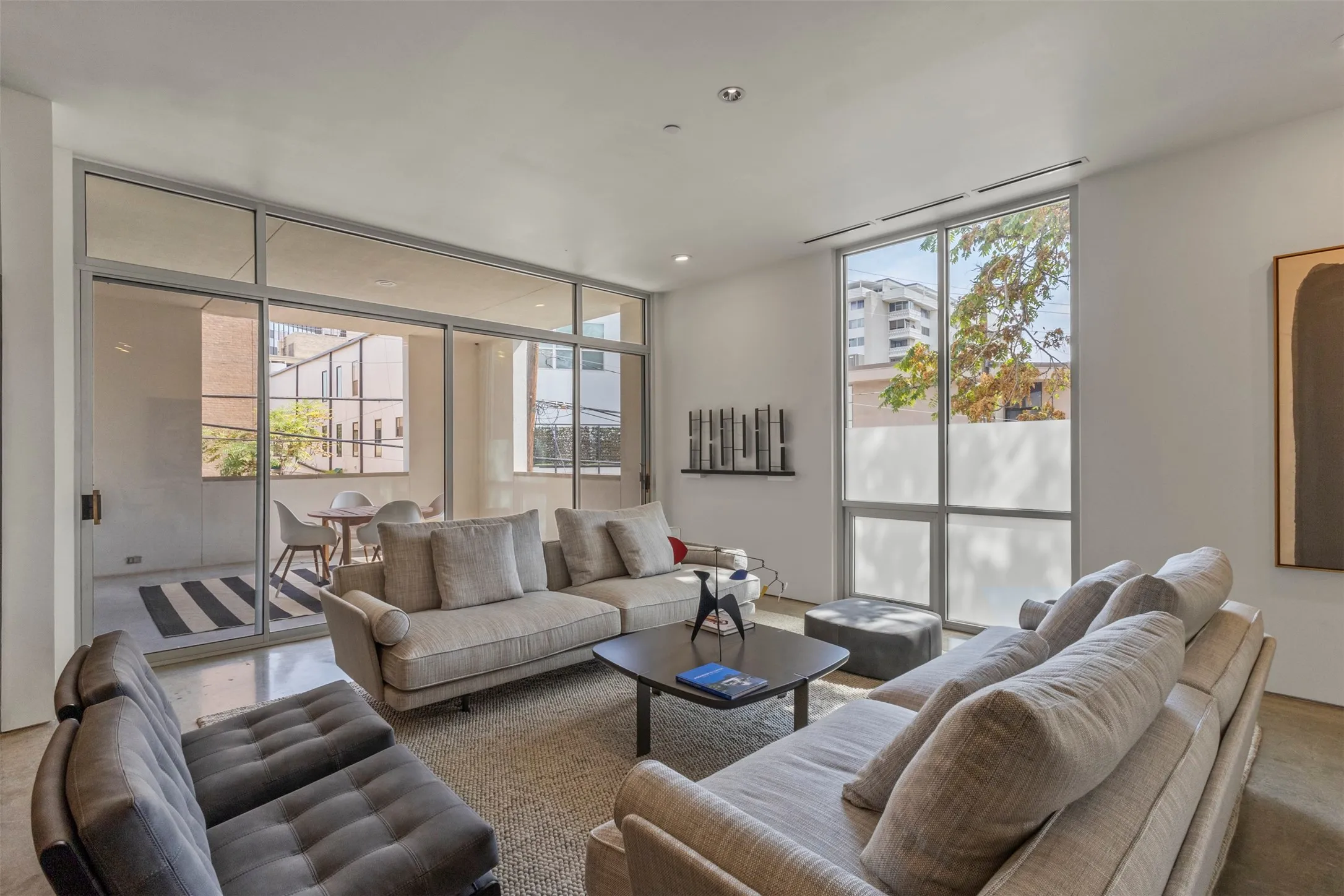 Condominium For Rent in Dallas County , 3740 Holland Avenue 2A, Dallas, Texas 75219, 2 Bedroom, 3 Bathroom, 2 Garage spaces, 2,560 Sqft, built in 2003, mls#21399218, Real Estate Agent in Dallas, Homes For Rent in Dallas county, Homes For Rent in Dallas, Realtor in Dallas Texas, Real Estate Brokerage Independent Realty Texas, Luminita Cordes Realtor