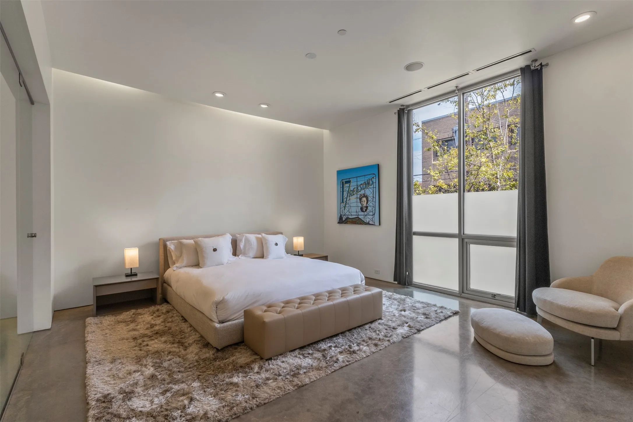 Condominium For Rent in Dallas County , 3740 Holland Avenue 2A, Dallas, Texas 75219, 2 Bedroom, 3 Bathroom, 2 Garage spaces, 2,560 Sqft, built in 2003, mls#21399218, Real Estate Agent in Dallas, Homes For Rent in Dallas county, Homes For Rent in Dallas, Realtor in Dallas Texas, Real Estate Brokerage Independent Realty Texas, Luminita Cordes Realtor