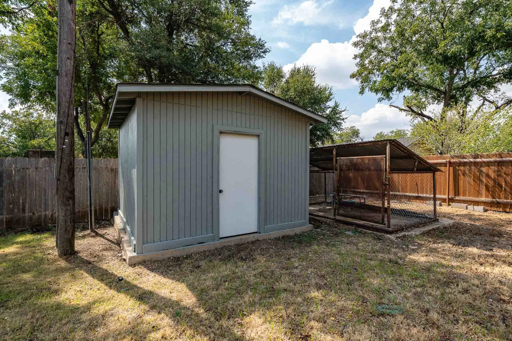 Single Family Residence For Sale in Shackelford County , 457 Breckenridge Street, Albany, Texas 76430, 3 Bedroom, 2 Bathroom, 2 Garage spaces, 1,936 Sqft, built in 1948, mls#21398948, Real Estate Agent in Albany, Homes For Sale in Shackelford county, Homes For Sale in Albany, Realtor in Albany Texas, Real Estate Brokerage Independent Realty Texas, Luminita Cordes Realtor
