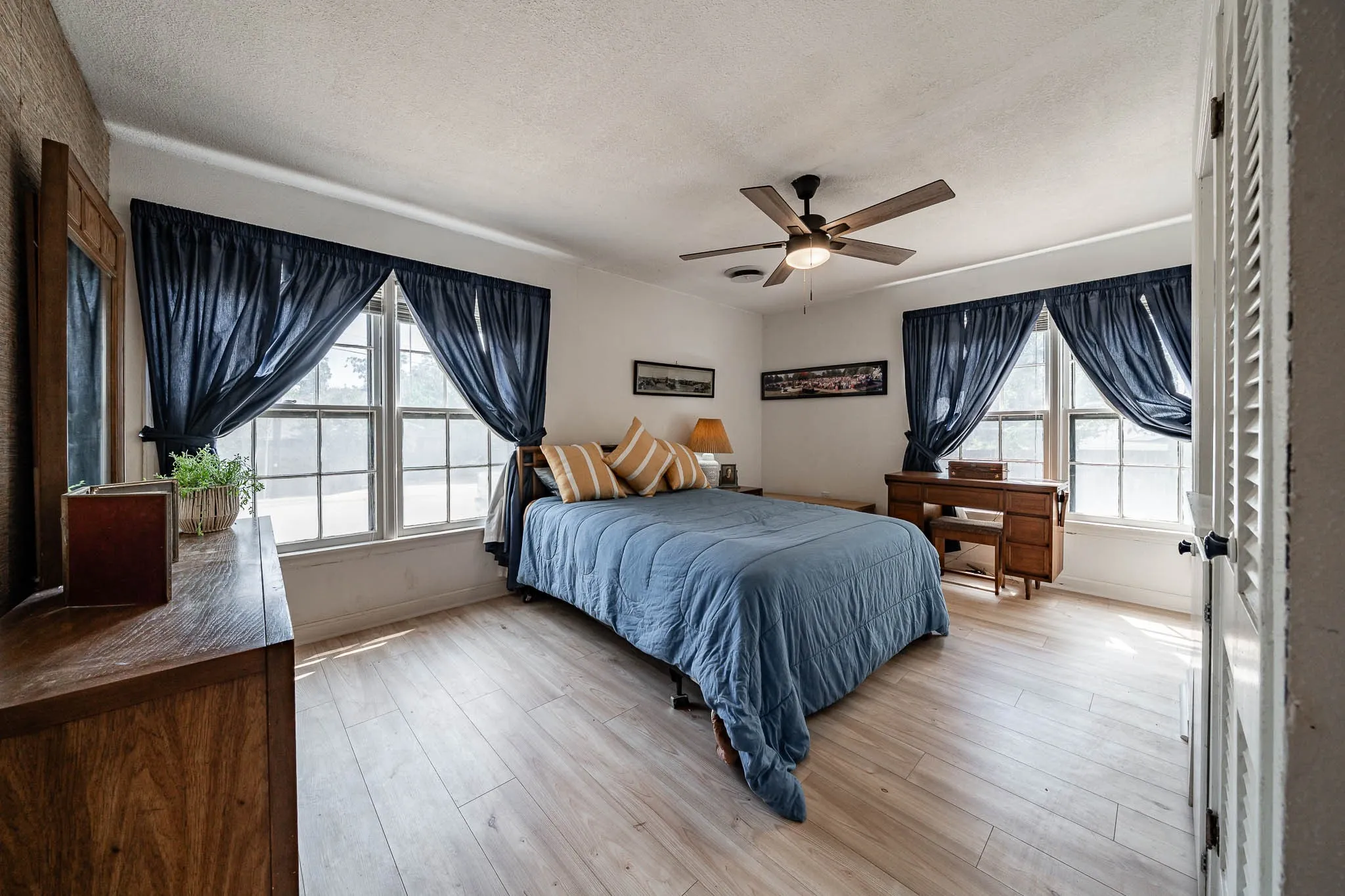 Single Family Residence For Sale in Shackelford County , 457 Breckenridge Street, Albany, Texas 76430, 3 Bedroom, 2 Bathroom, 2 Garage spaces, 1,936 Sqft, built in 1948, mls#21398948, Real Estate Agent in Albany, Homes For Sale in Shackelford county, Homes For Sale in Albany, Realtor in Albany Texas, Real Estate Brokerage Independent Realty Texas, Luminita Cordes Realtor